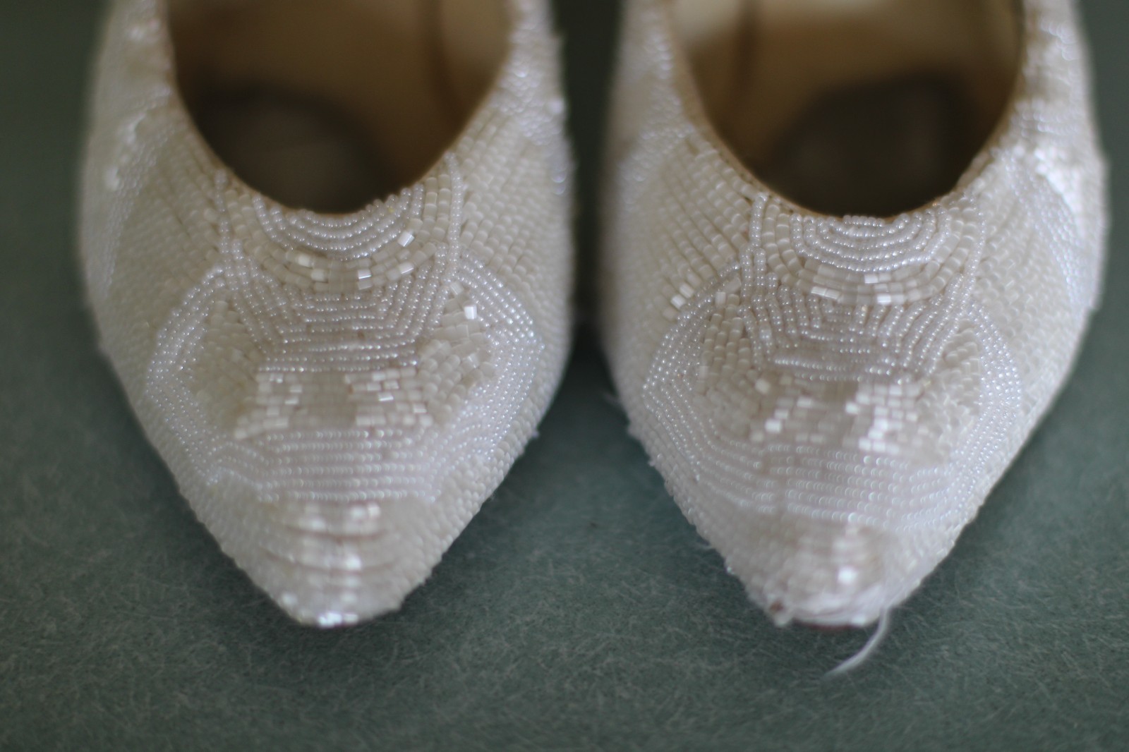 Vintage 90s Dyeables Wedding Heels White Beaded Women US size 6.5 Needs repairs