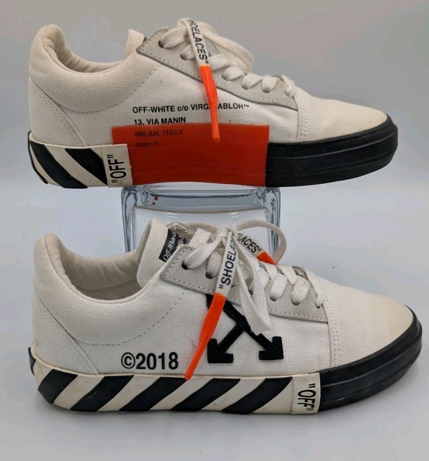 OFF-WHITE Vulc Low White (Updated Stripes) Women’s US 5 / EU 35 / UK2 (B33)