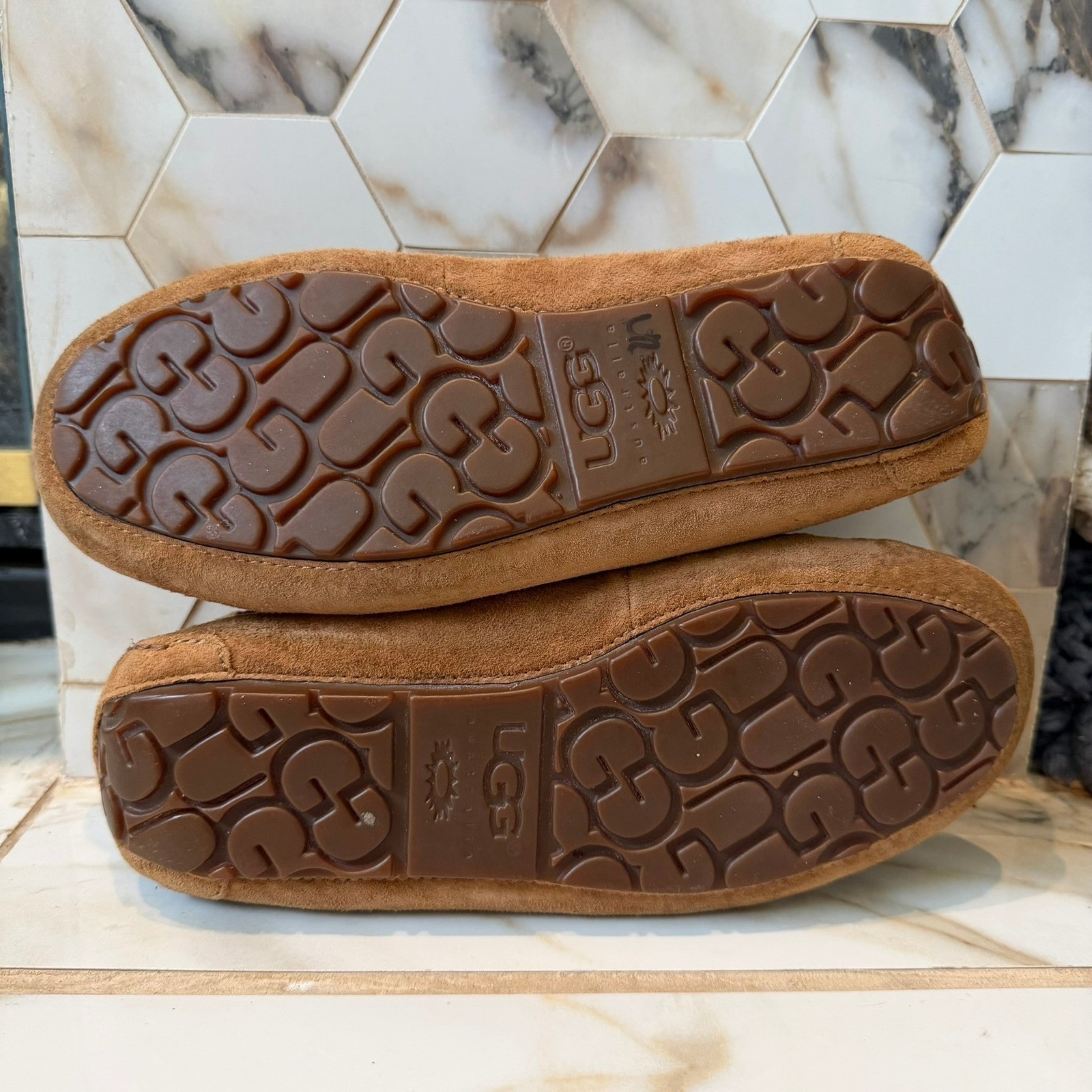 UGG Australia Dakota Chestnut Suede Sheepskin Moccasin Slippers Womens 8 5612