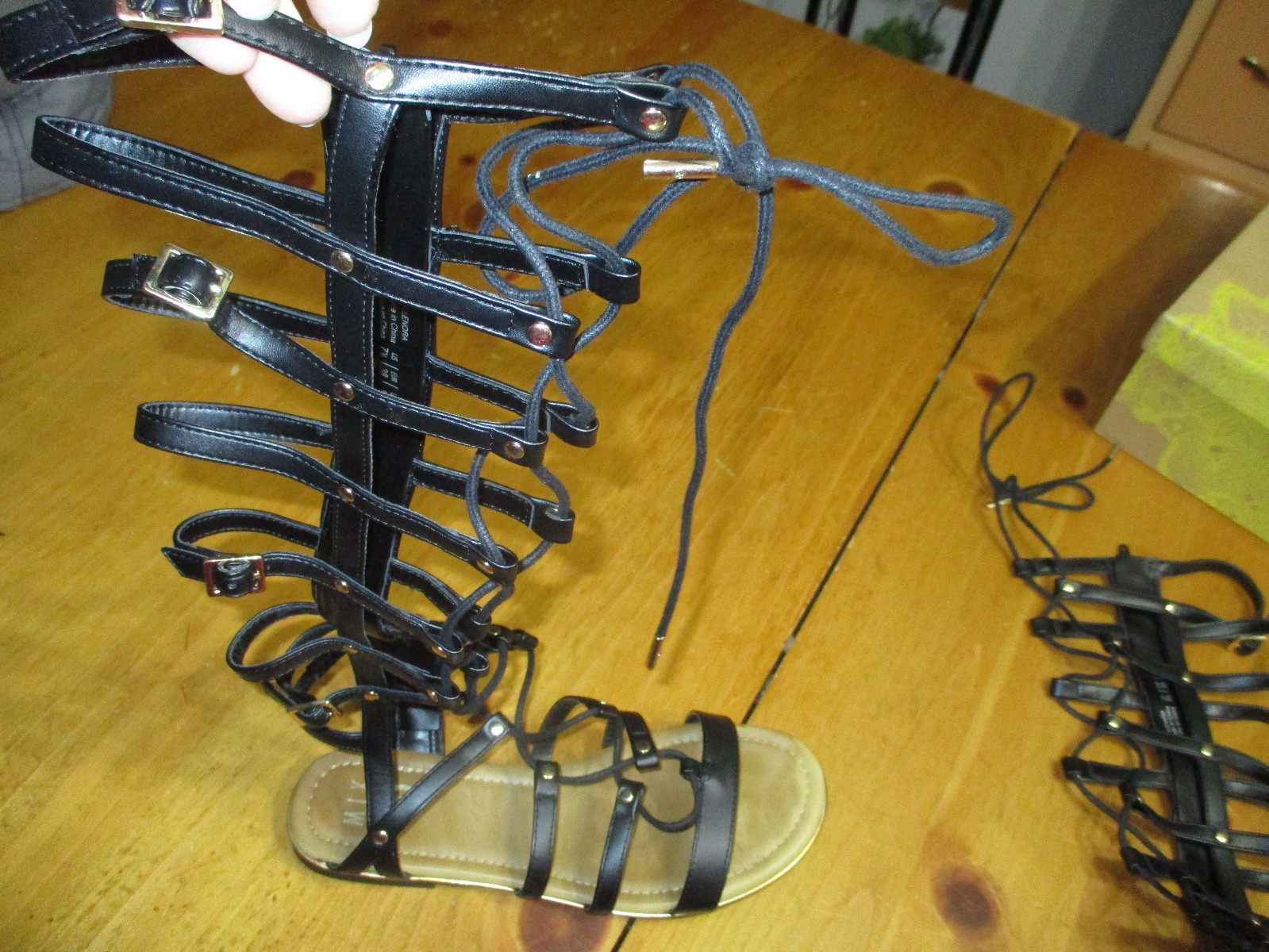 Mix NO. 6 Black Gladiator Glenora Sandals,Size 7 1/2 US,EU 38,UK 5