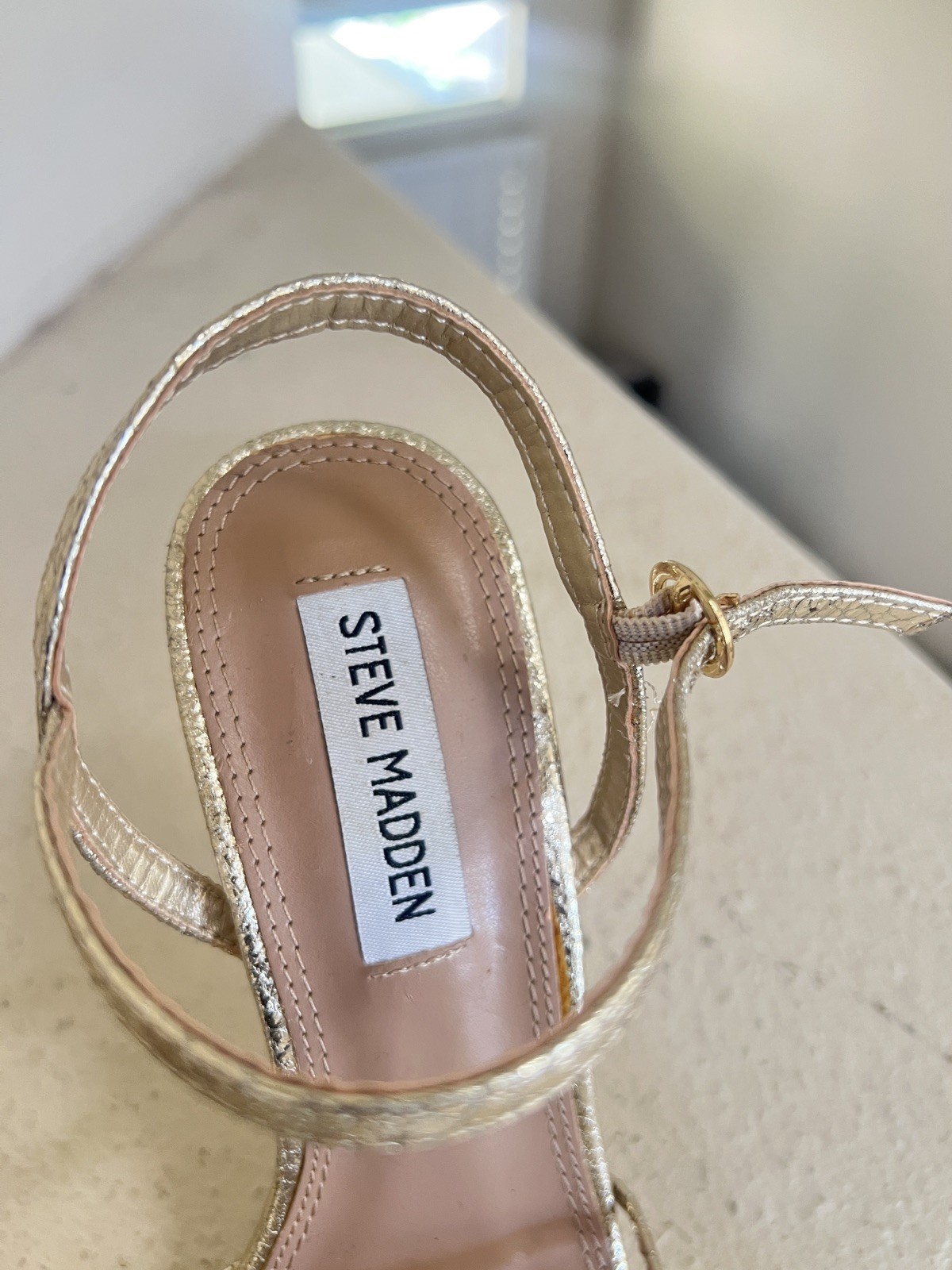 STEVE MADDEN metallic gold Women sz 8 Wendy Pointed Toe Strappy heels Sandals