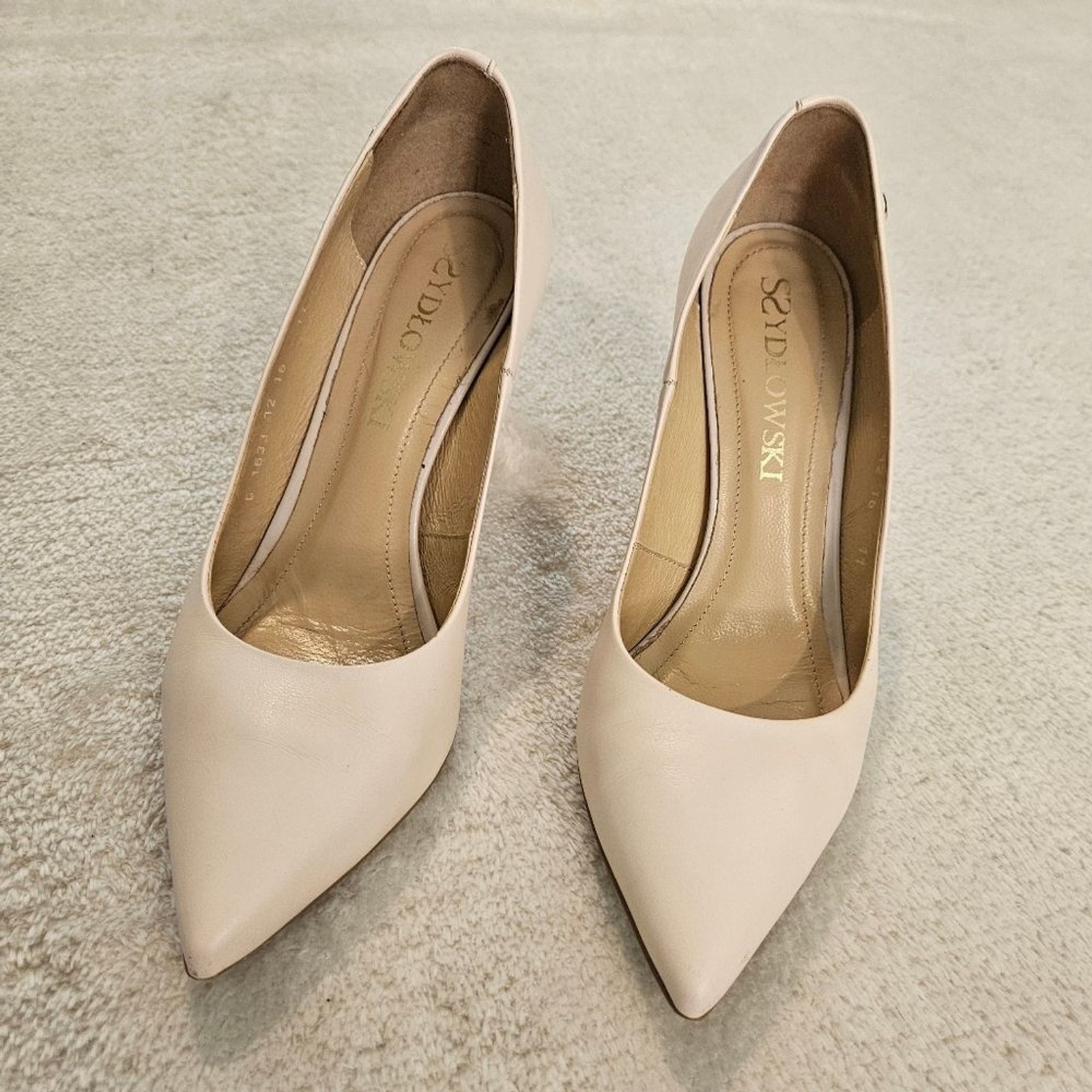 Genuine Leather Cream Heels Pumps Size 9 Business Casual Formal Feminine Work