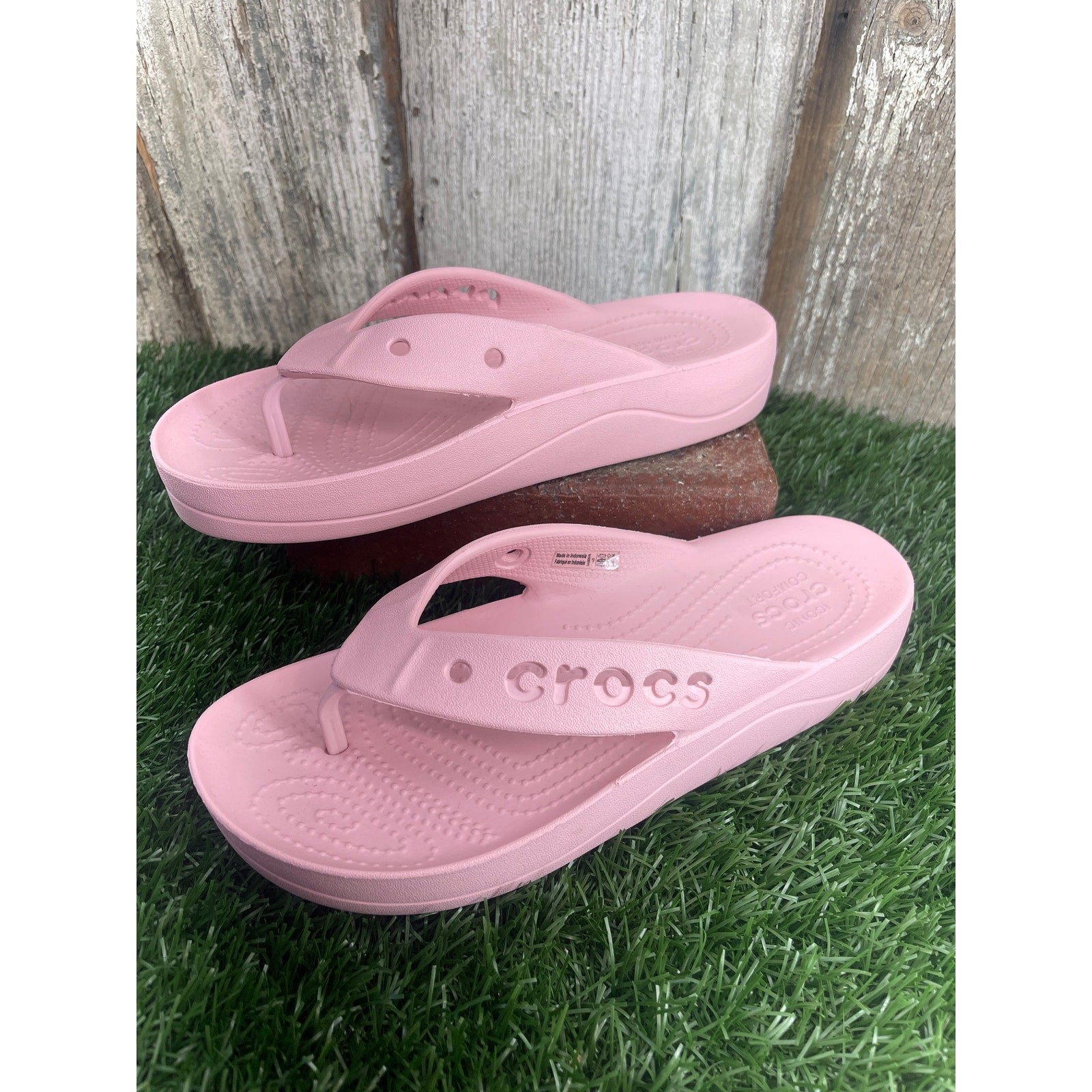 Crocs Women’s Baya Platform Flip Flop Sandals Petal Pink 8
