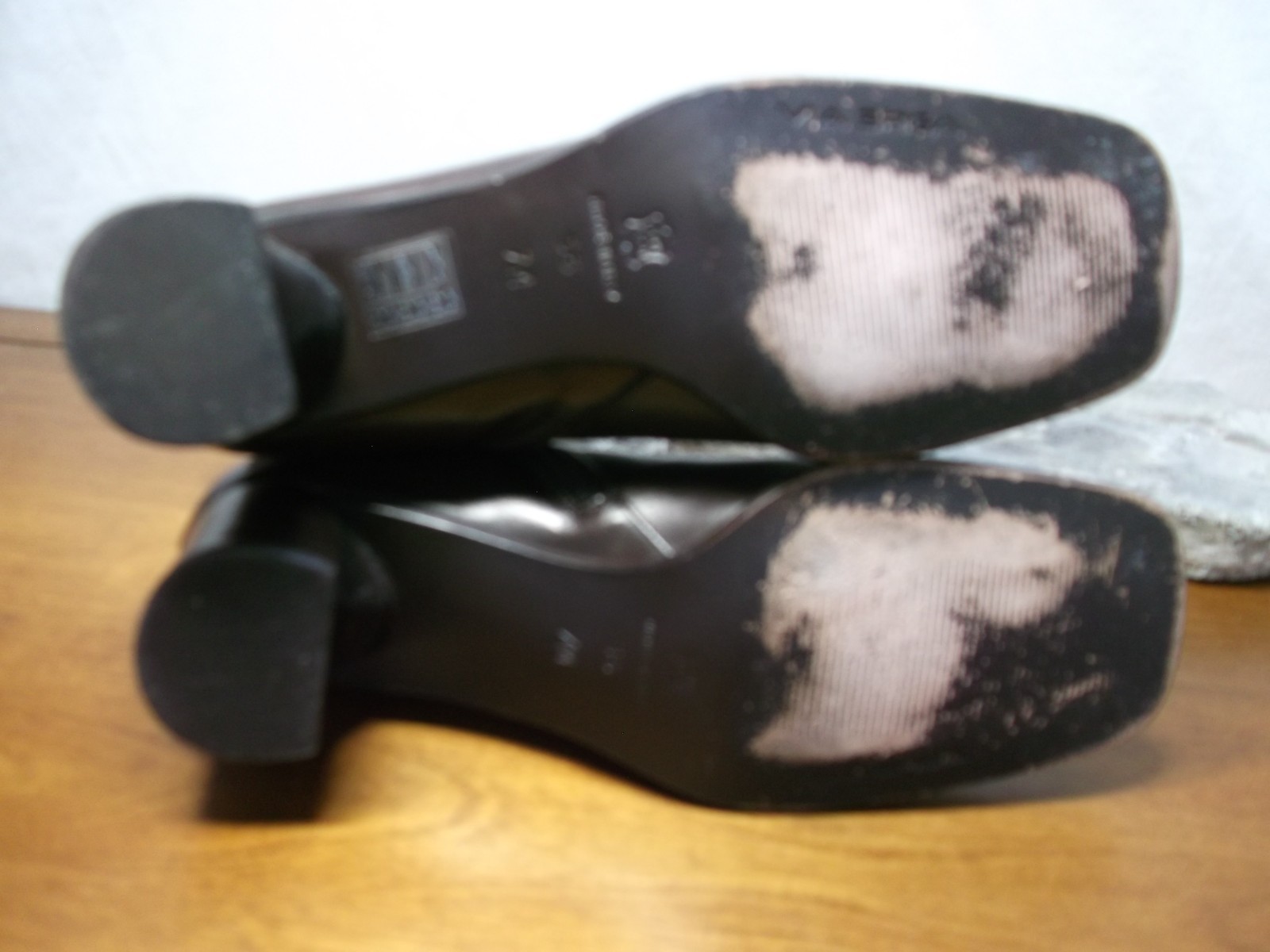 Via Spiga Vtg Italy Women’s Sz. 7. M /37.5 EU / 2 in heel Leather Booties