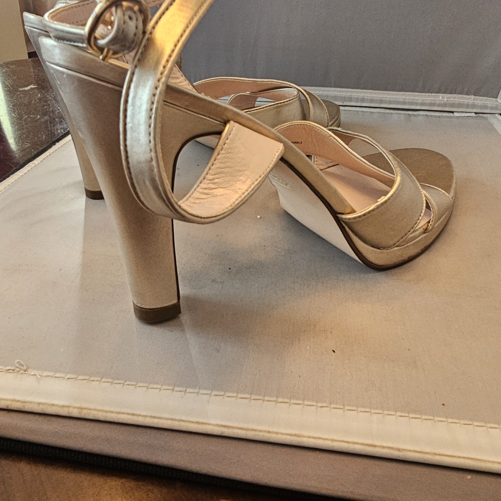ISAAC MIZRAHI for Target Size 12 Erin Leather Outsole Man Made Upper Made China