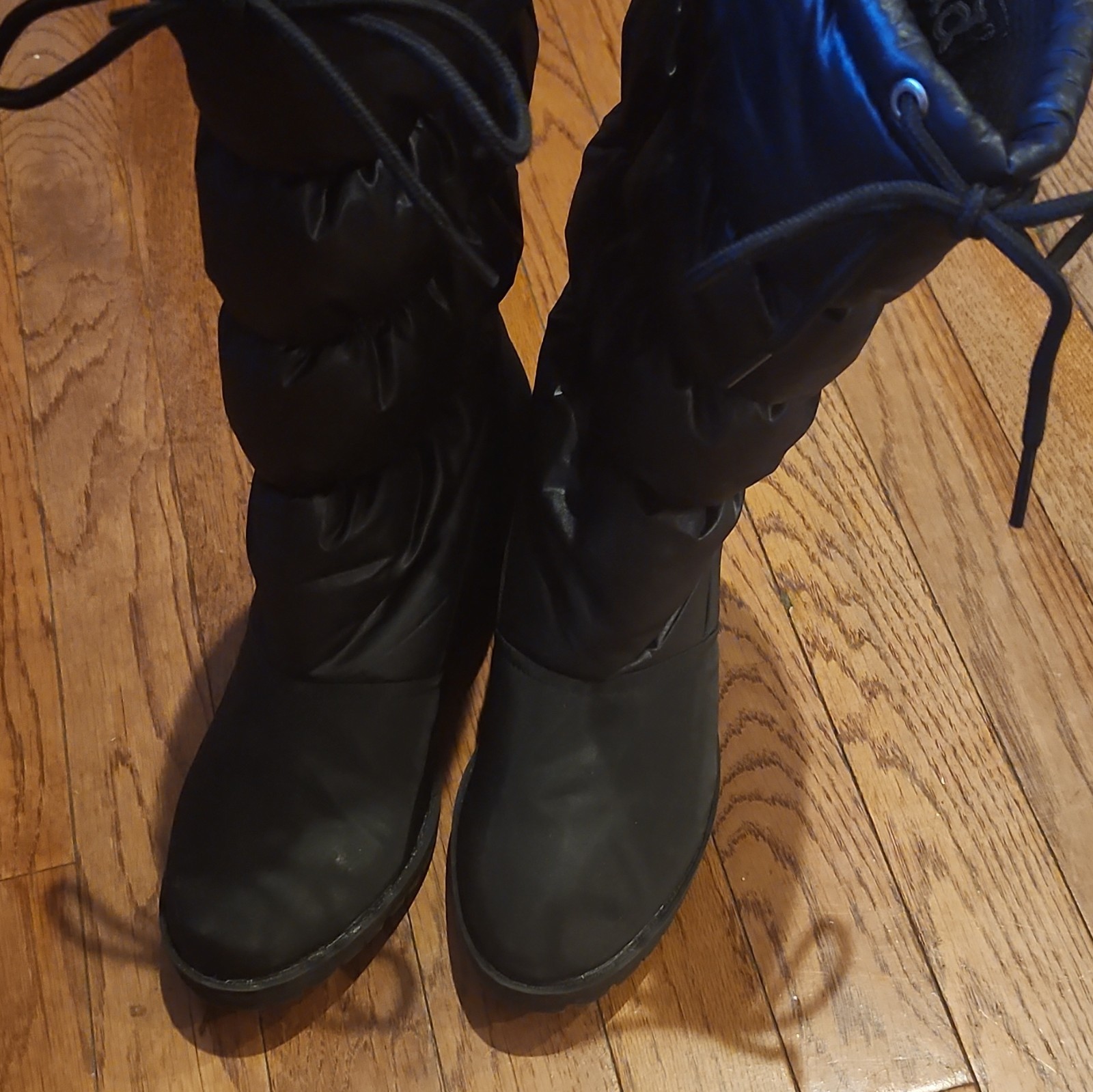 Mudd Women’s Black Quilted Lace-Up Wedge Mid-Calf Winter Snow Boots