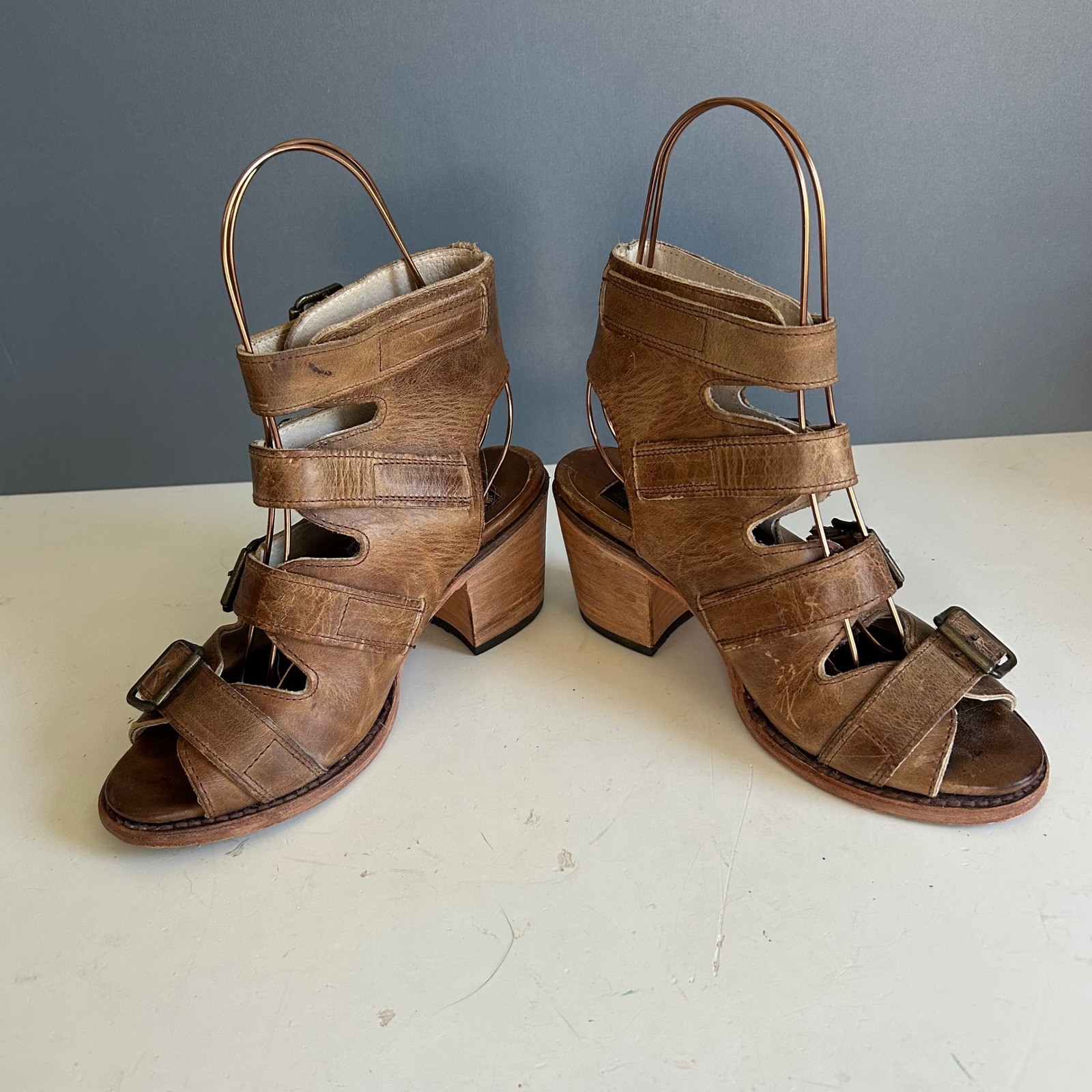 Freebird by Steven Quail Heels Sandal 6 Tan Gladiator Buckle Strappy Western