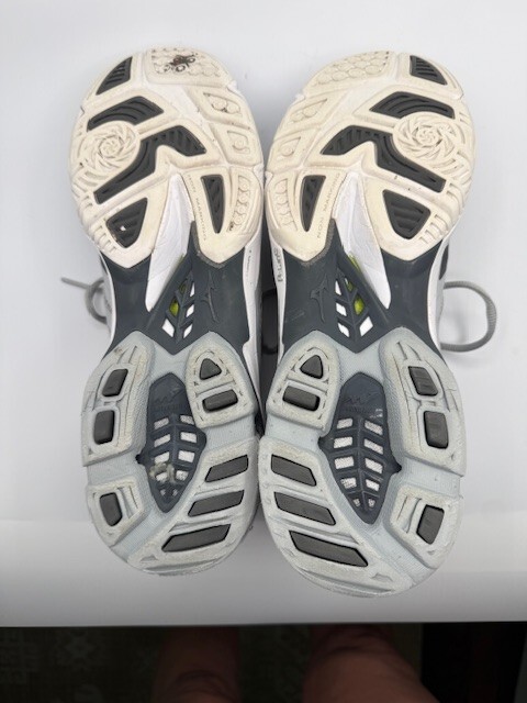 Mizuno Womens Wave Lightning Z5 430263 9191 Gray Running Shoes Sneakers Size 12