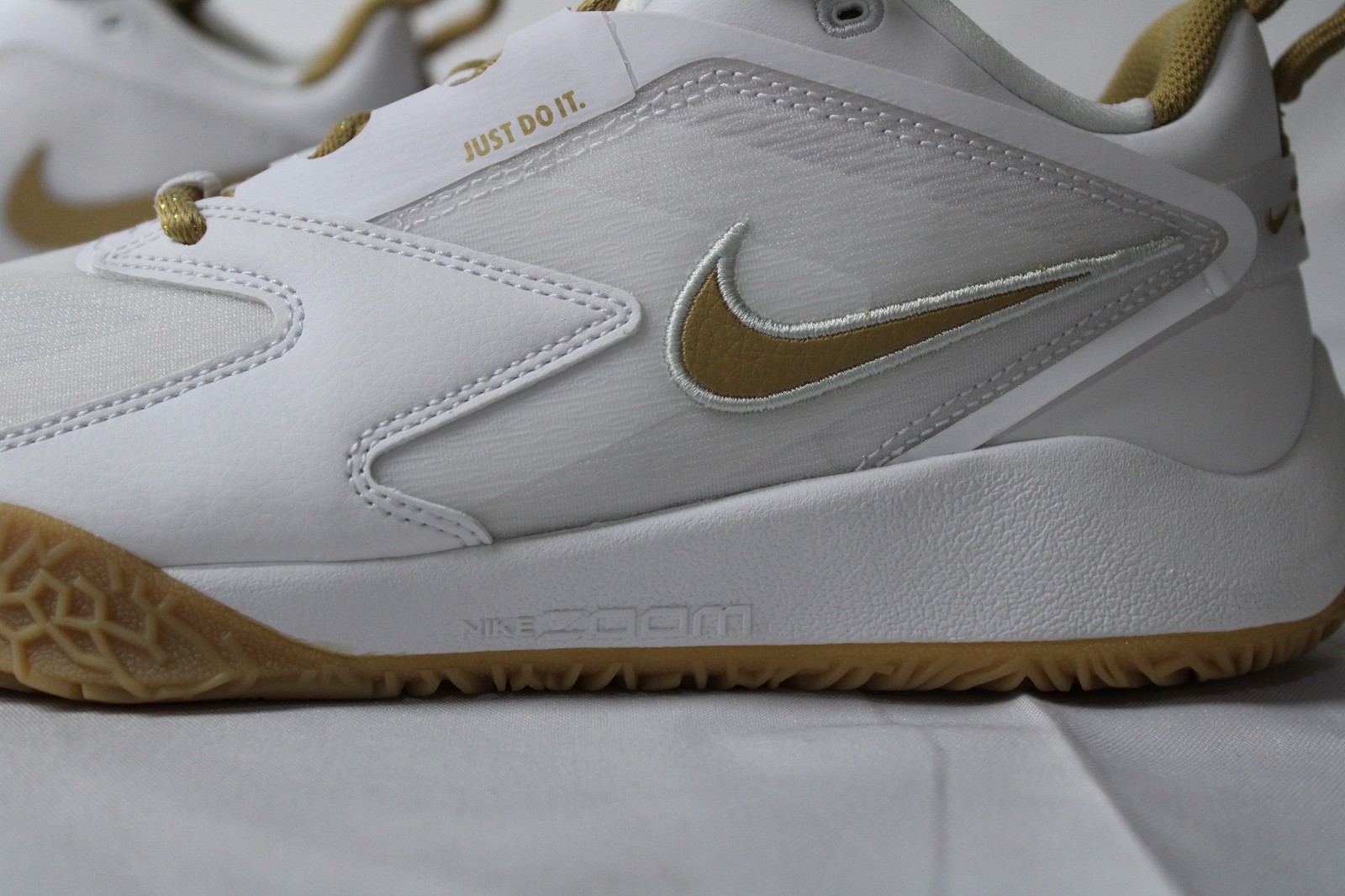 Nike Adults HyperAce 3 Volleyball Shoe JL3 White/Gold Size US:7.5W/6M UK:5W/5.5M