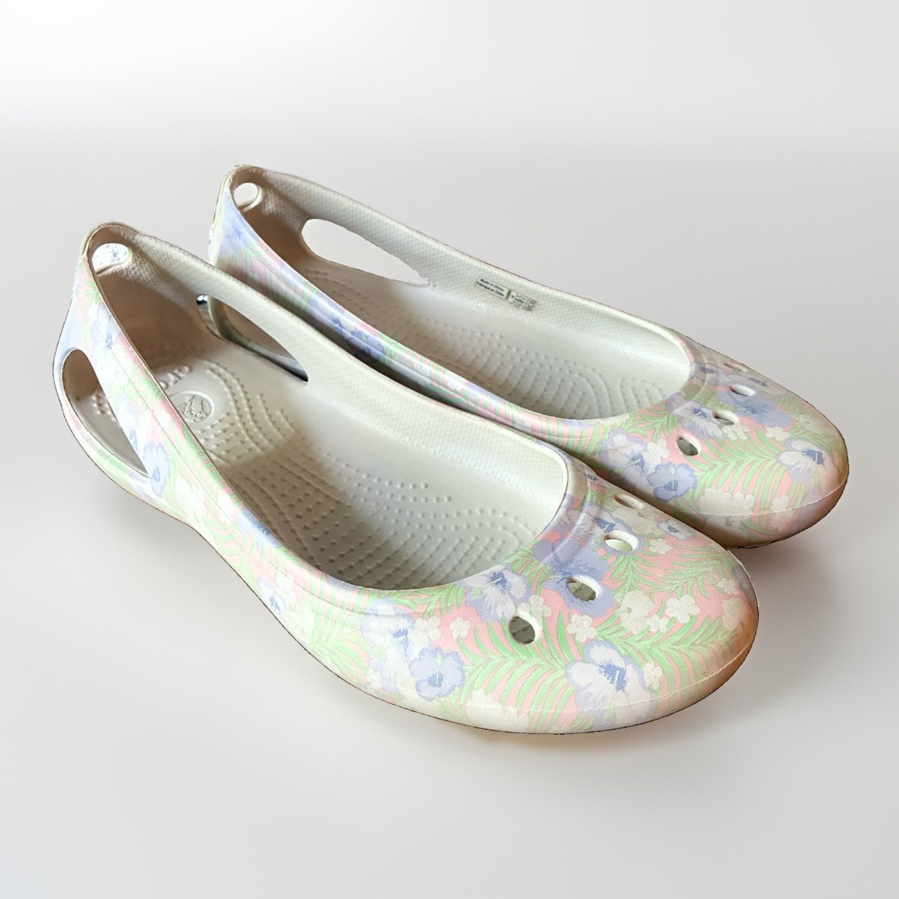 Crocs Kadee Slip On Ballet Flats Pastel Tropical Floral Flower Print Womens 8