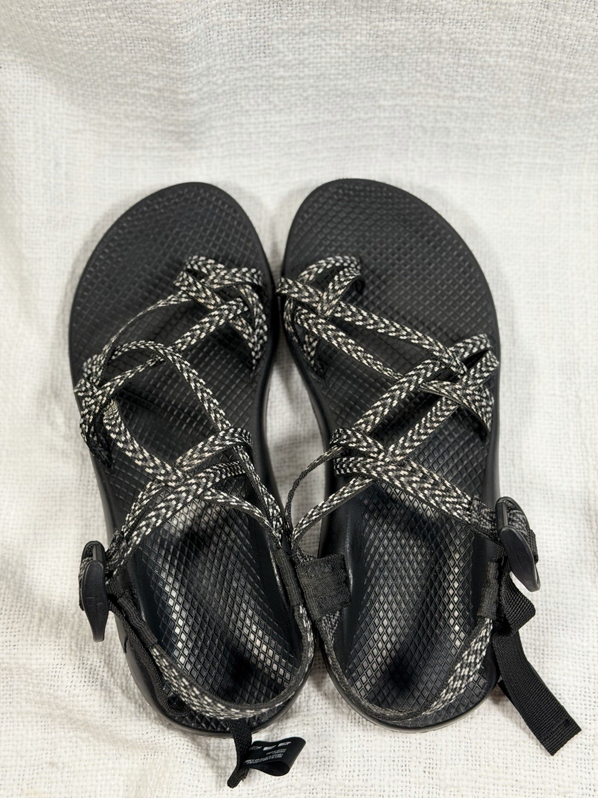 Chaco ZX/2 Classic Womens 9 Black White Toe Loop Sandals J106266 Excellent