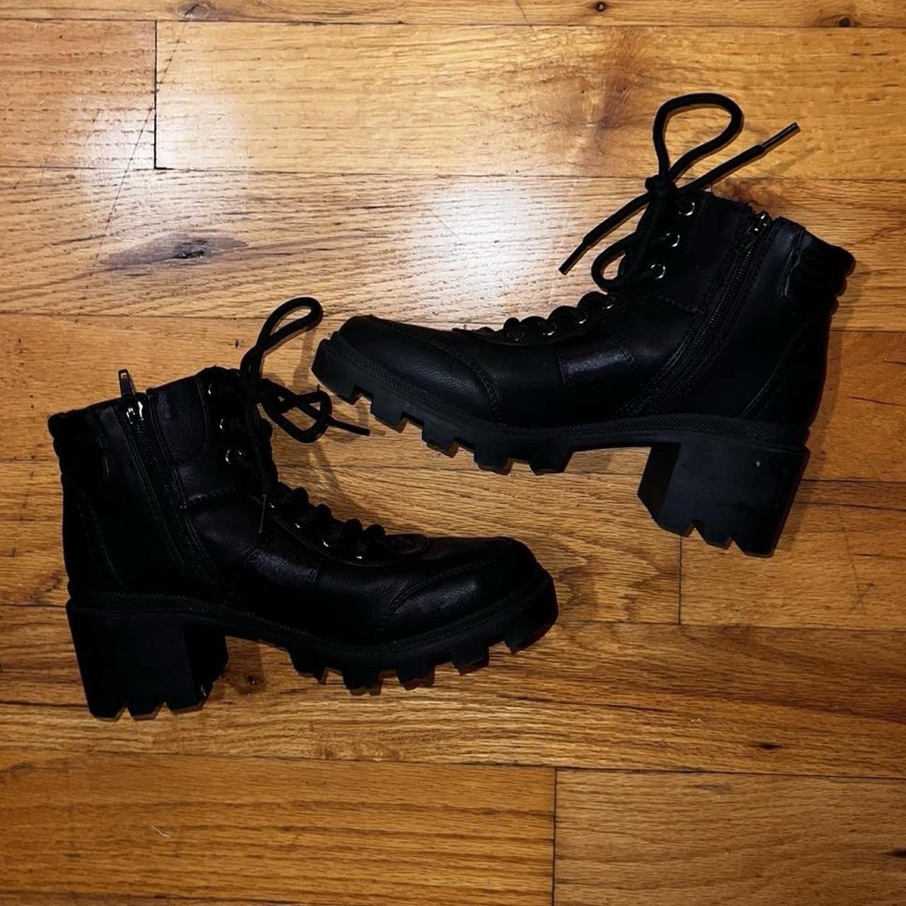 Vintage GUESS Black Chunky Platform Boots 2000s Y2K Size 7 Grunge Punk Goth