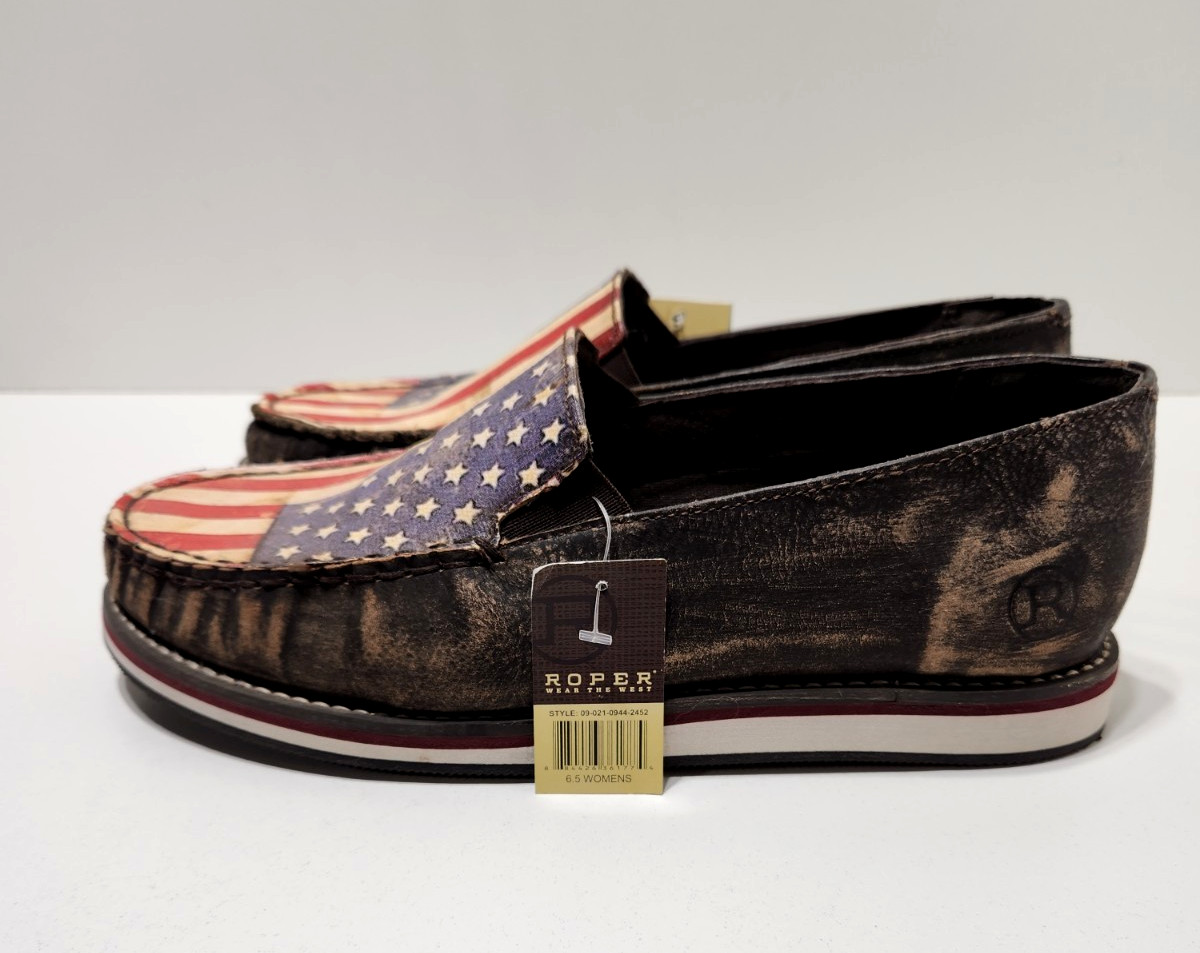 NWT Roper Women’s Size 6.5 Leather American Flag Slip On Shoes
