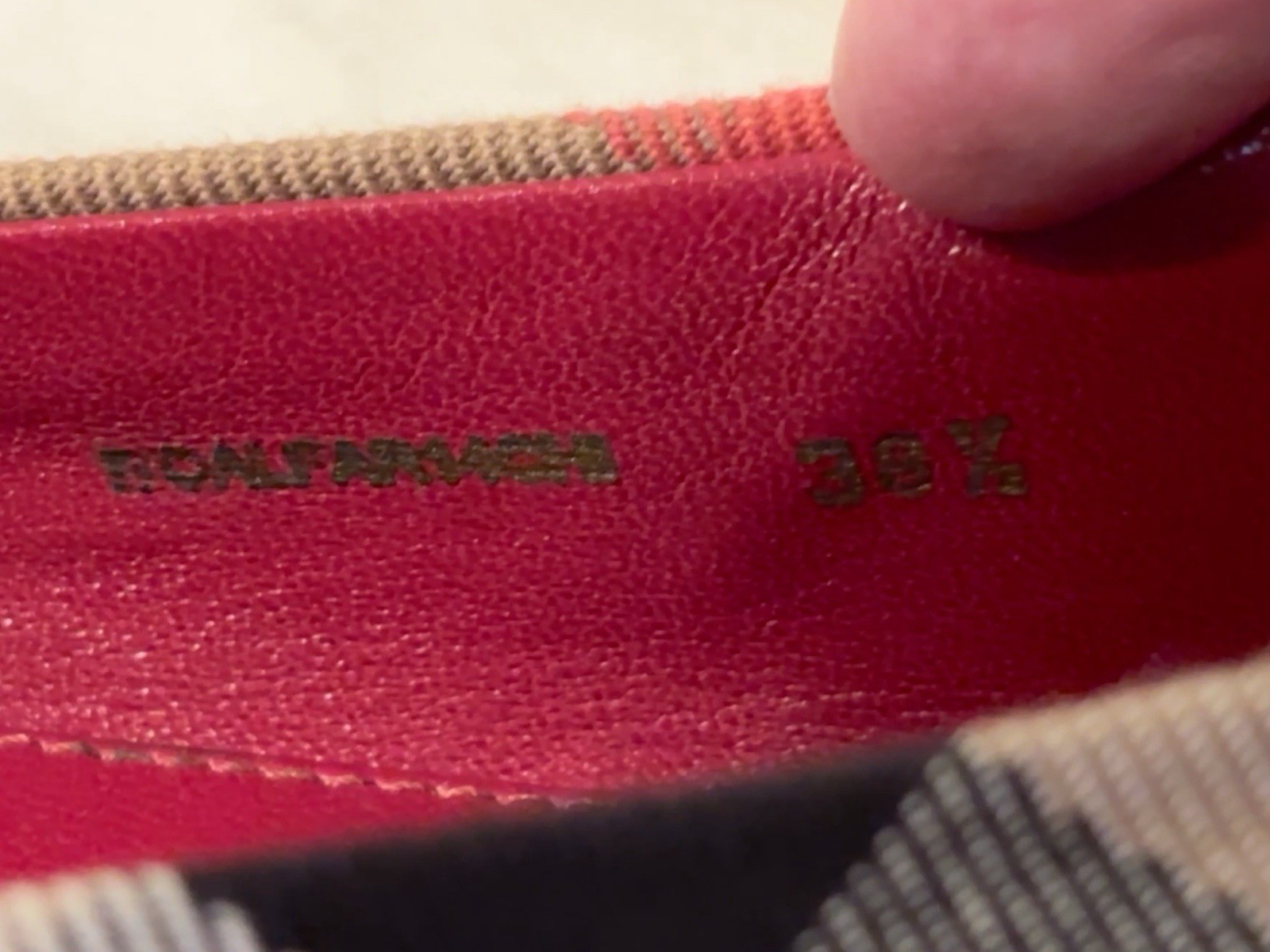 New Burberry Avonwick Nova Check Red Burgundy Leather Ballet Flats Sz 38 1/2 US9