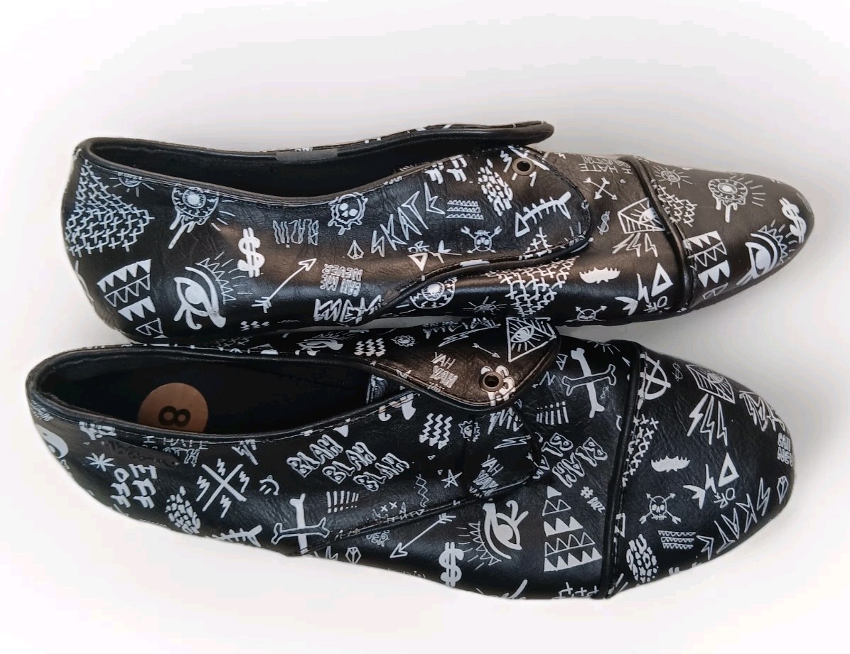 NWOT Volcom Graphic Print Low-Top Sneakers Women Sz 8 Skate Graffiti Fun 🖤🤍🖤