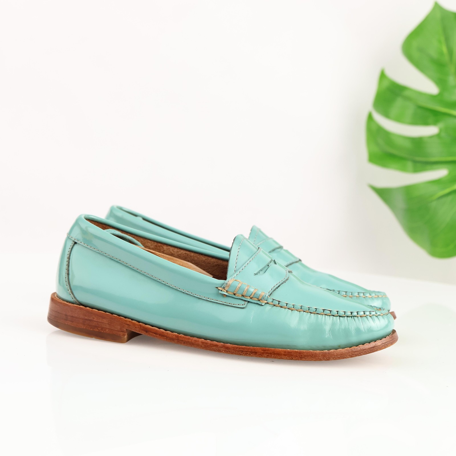 GH Bass Weejuns Womens Penny Loafers Size 6 Turquoise Aqua Patent Flat Moc Shoes