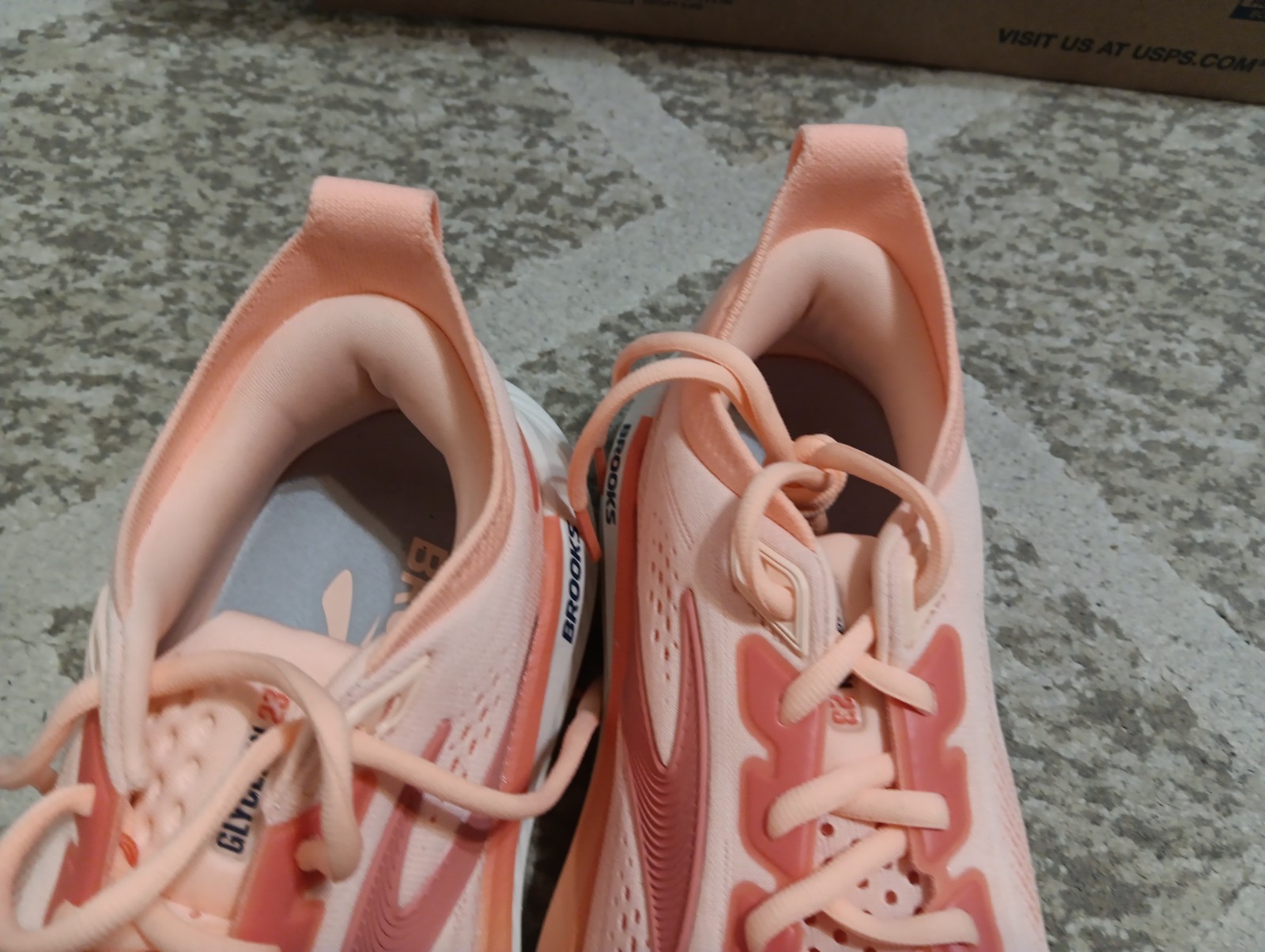 Brooks Glycerin 23 Running Shoes Coral Peach Woman’s Size 7.5 B MEDI 1204651B822