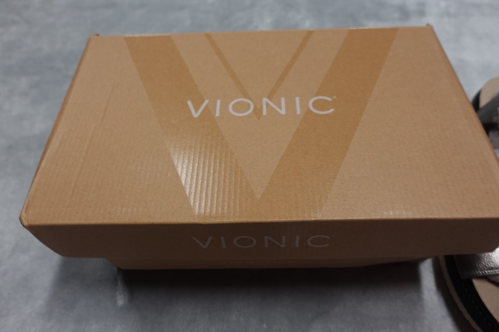 Vionic Women’s Size 11 Gray Mar Strappy Platform Pewter Sandals NWT