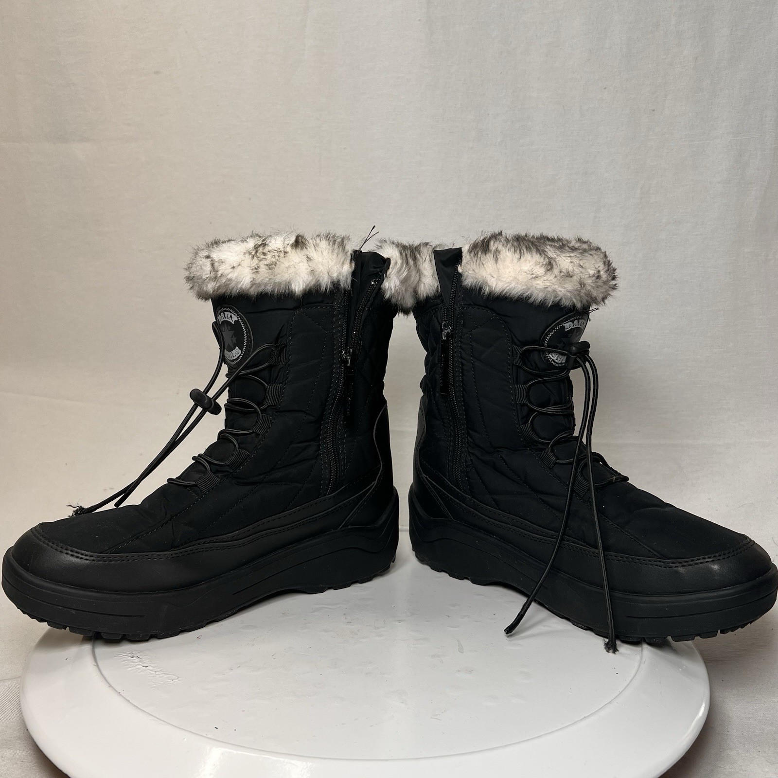 Ladies Quilted Snow Boots by Daily Shoes Size 8