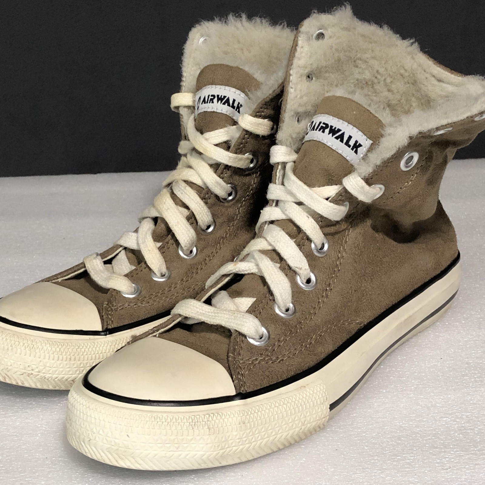 Airwalk Shoes Womens Size 6.5 Brown Suede High Top Fleece Lined Skate Sneakers