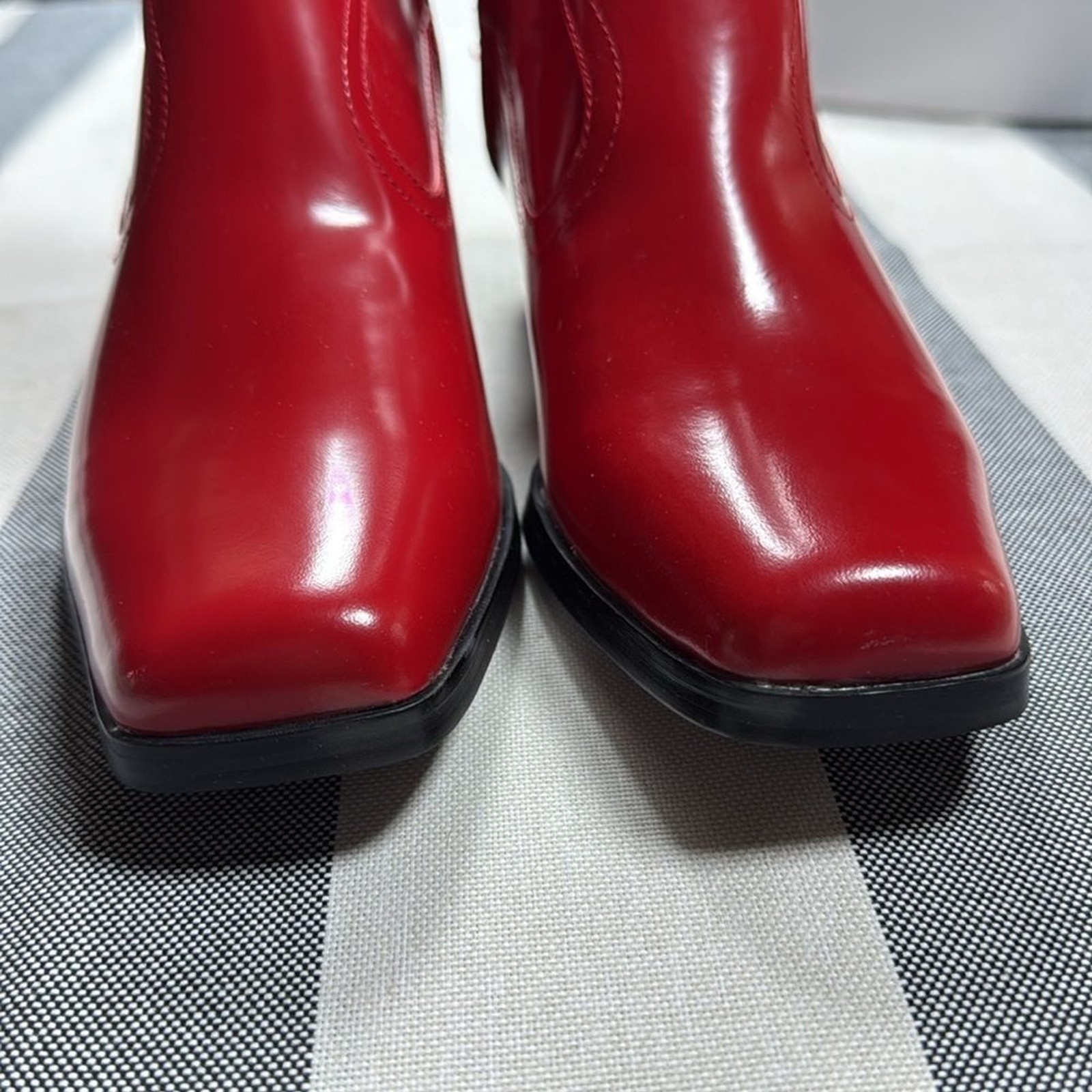 Calvin Klein Red Patent Ankle Boots Western Cowgirl Core Y2K Block Heel Edgy 7.5