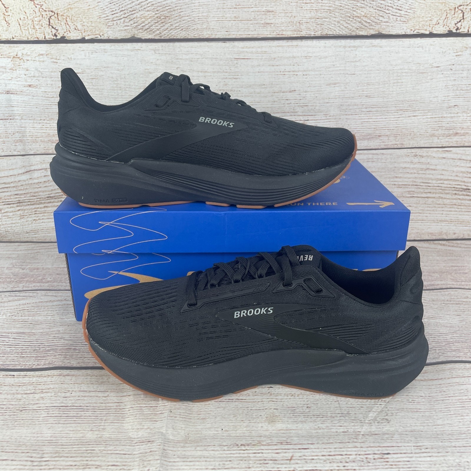 Brooks Revel 8 Womens Sz 9B Running Shoes Black All Black