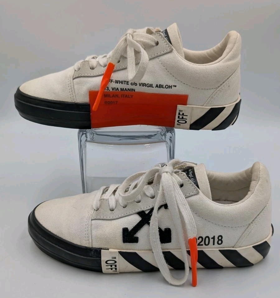 OFF-WHITE Vulc Low White (Updated Stripes) Women’s US 5 / EU 35 / UK2 (B33)