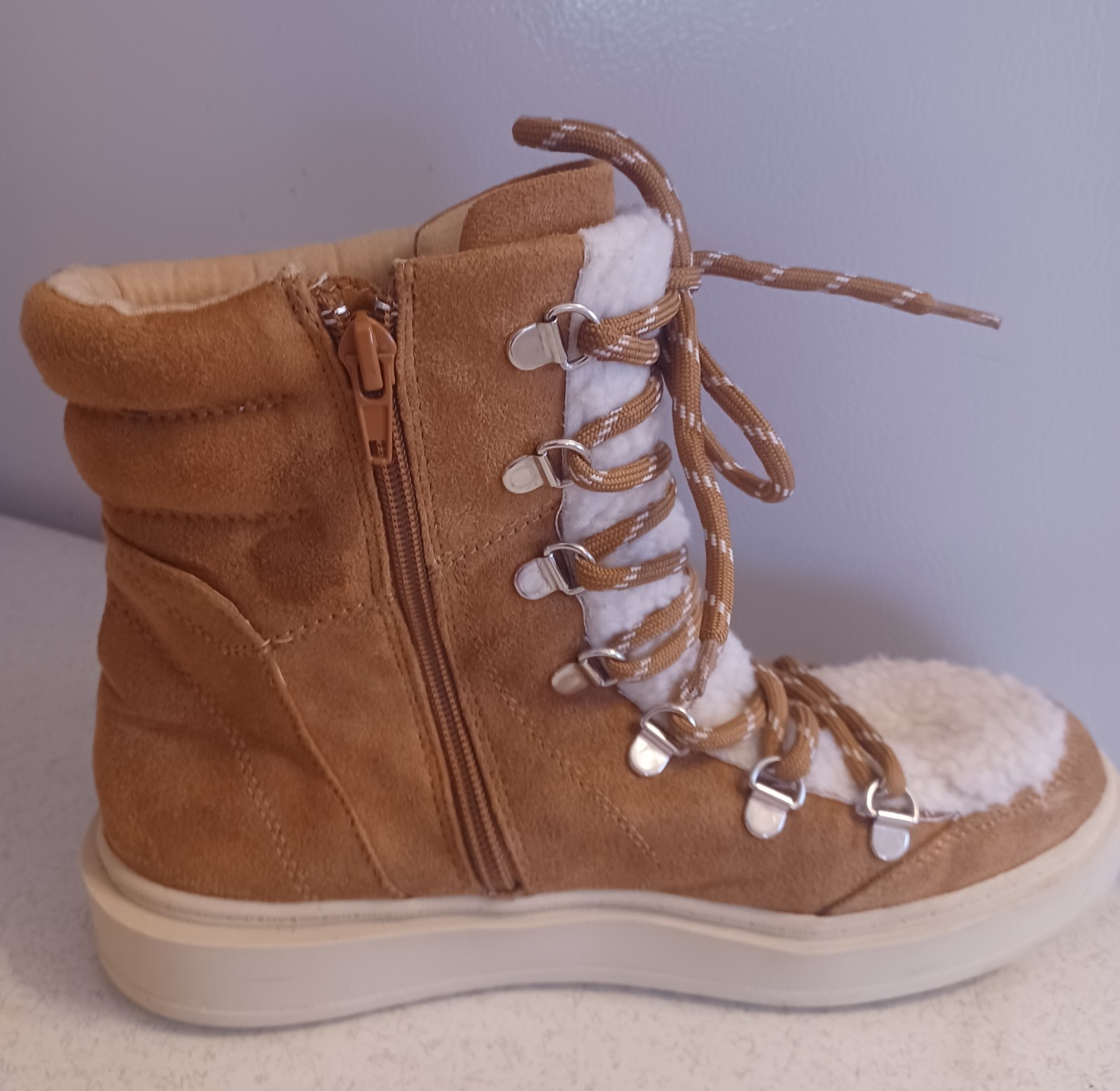 Soda Womens Ankle High Winter boots 7.5 Lt. Brown all man made material faux fur