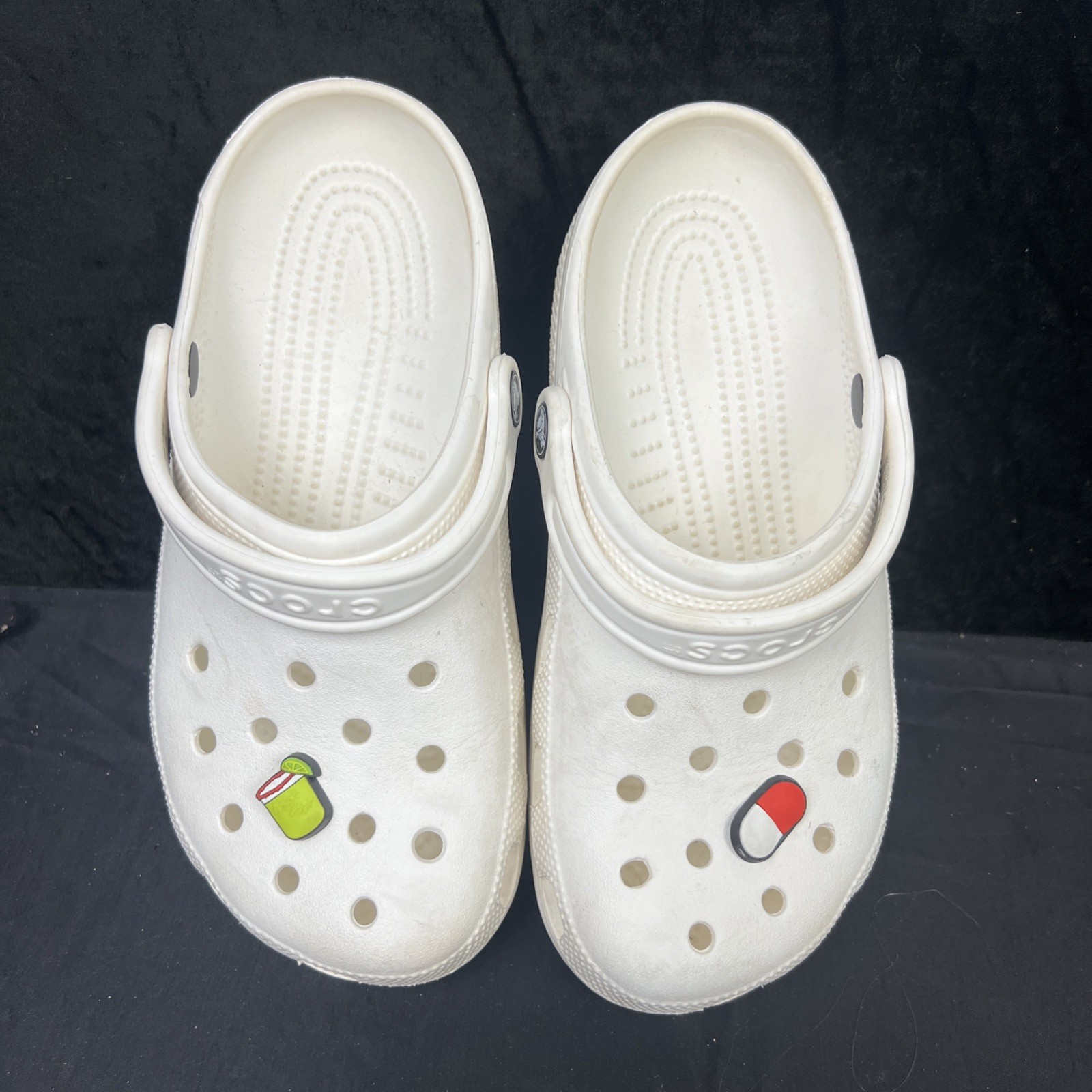 Crocs Clogs White W/8 – M/6 Jibbitz Charms