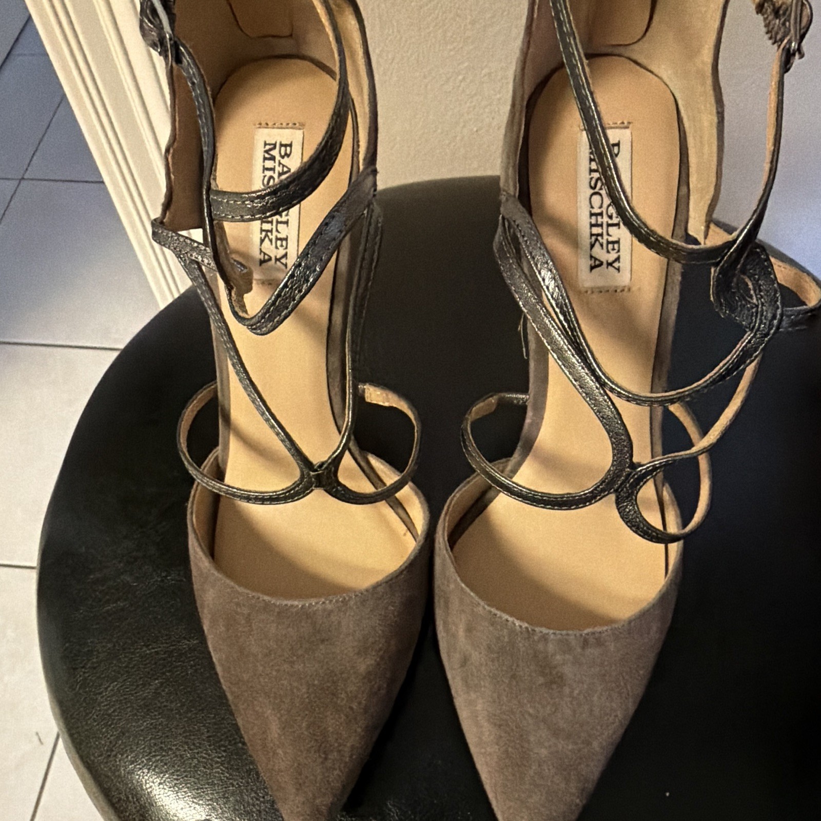 Badgley Mischka Women’s Gray Suede Pointed Toe Strappy Heels 8.5
