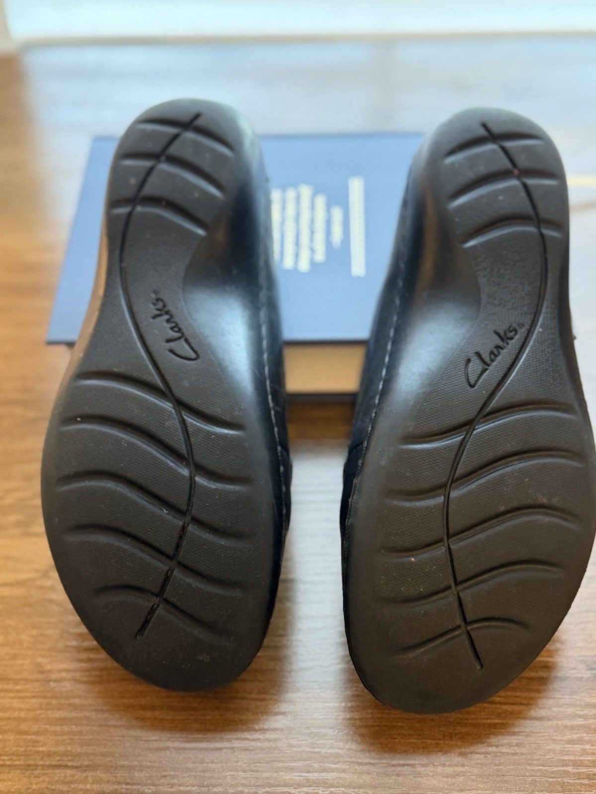 Clarks Collection Black Leather Loafers Women’s Size 8.5 Slip-On Comfort Shoes