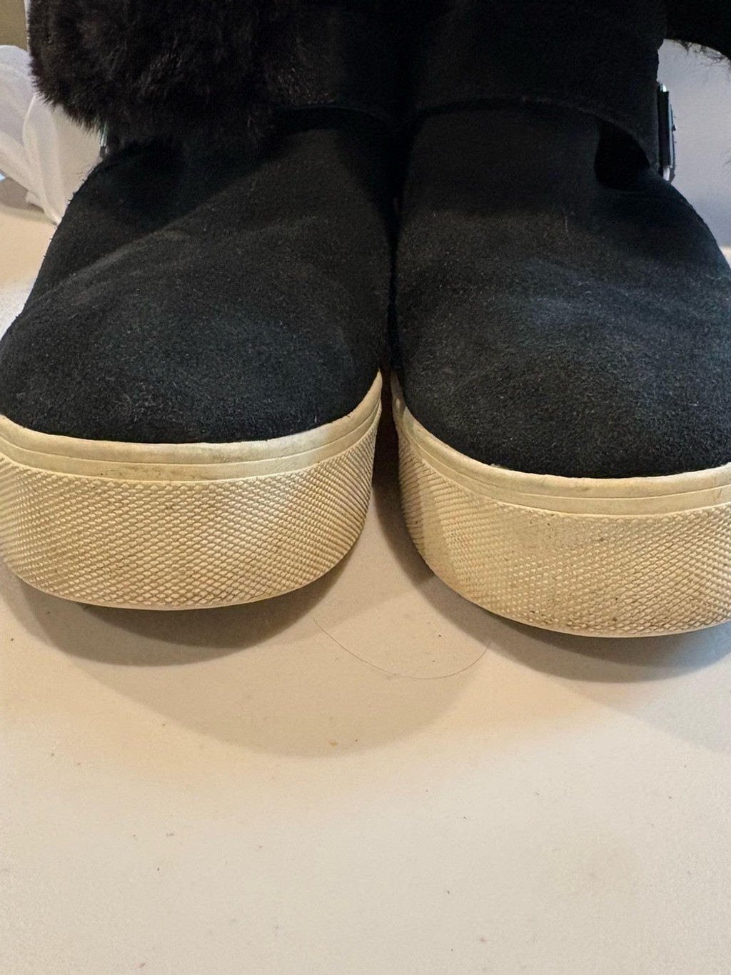 J/Slides Wells boots – faux fur botties in black. Size 7.5