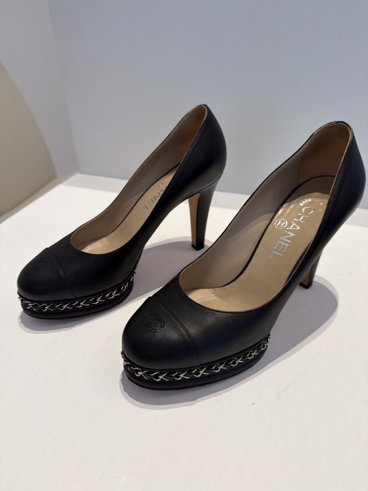 CHANEL Black Cap Toe Leather Pump Heels CC Logo Slip-On Women 7.5
