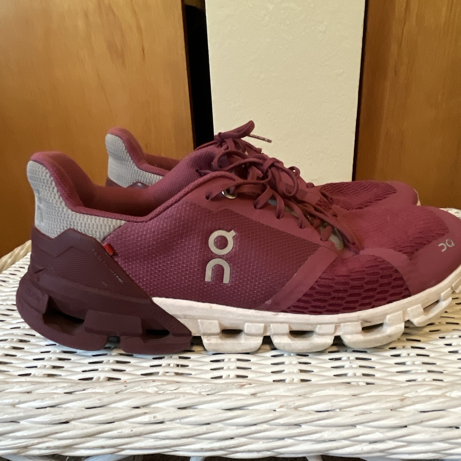 On Women’s Purple/White/Gray Low Top Lace-Up Mesh Athletic Sneakers
