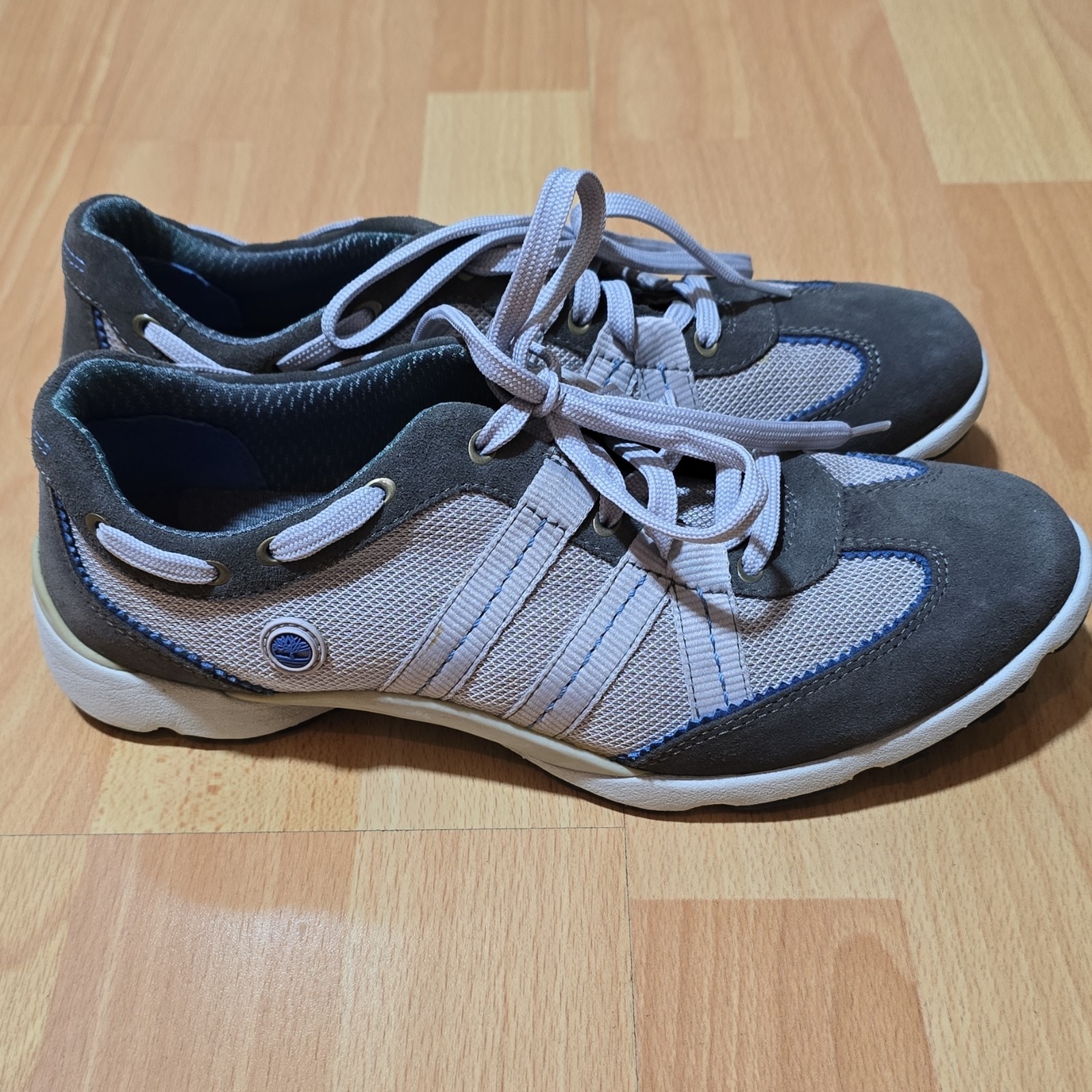 Timberland women’s Gray/Blue Low Top Lace-Up Athletic Sneakers Size 7.5