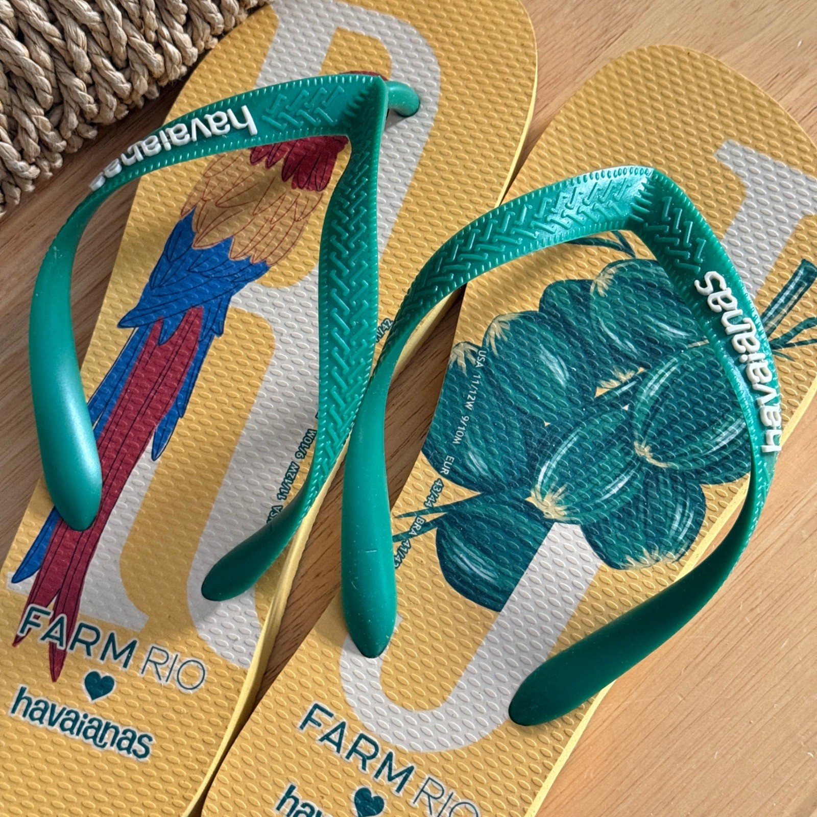 Havaianas x Farm Rio Yellow Tropical Parrot Fruit Flip Flops Women 11/12 -M 9/10