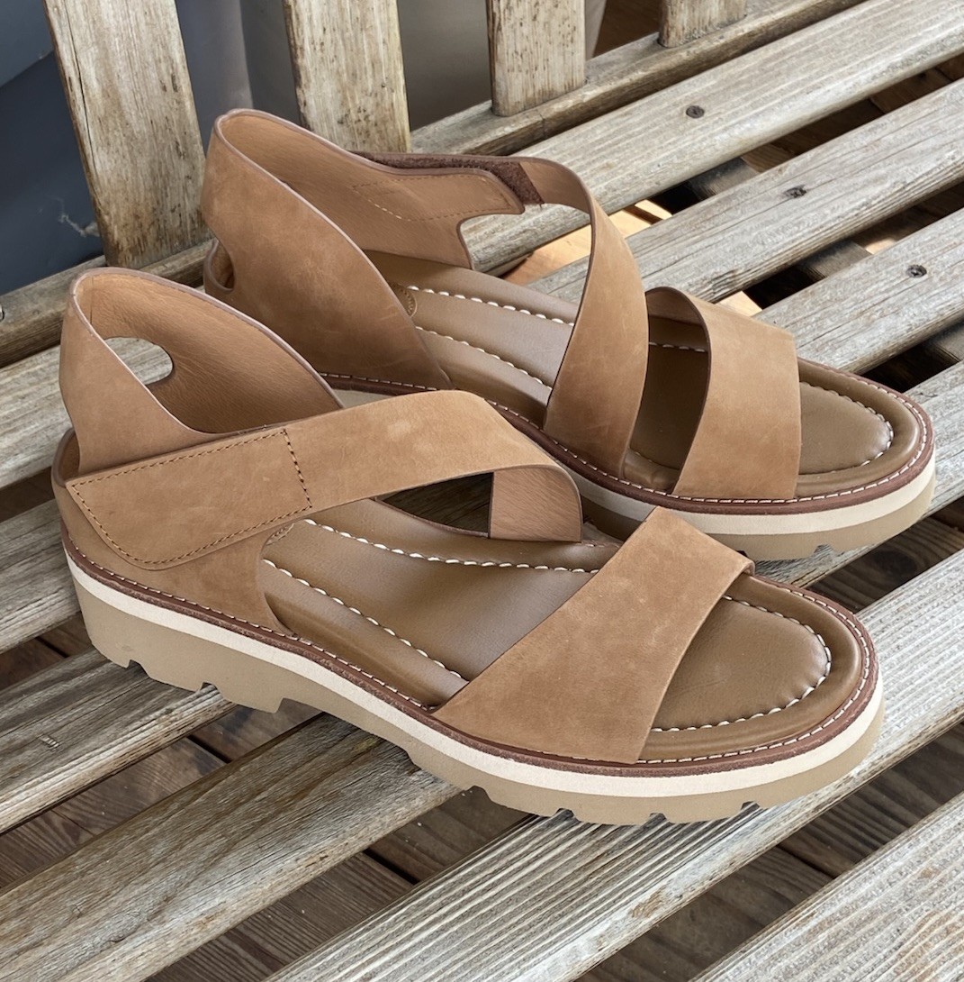 Sofft Pru Strappy Leather Sandal, Lug Sole Size 11, New Without Box