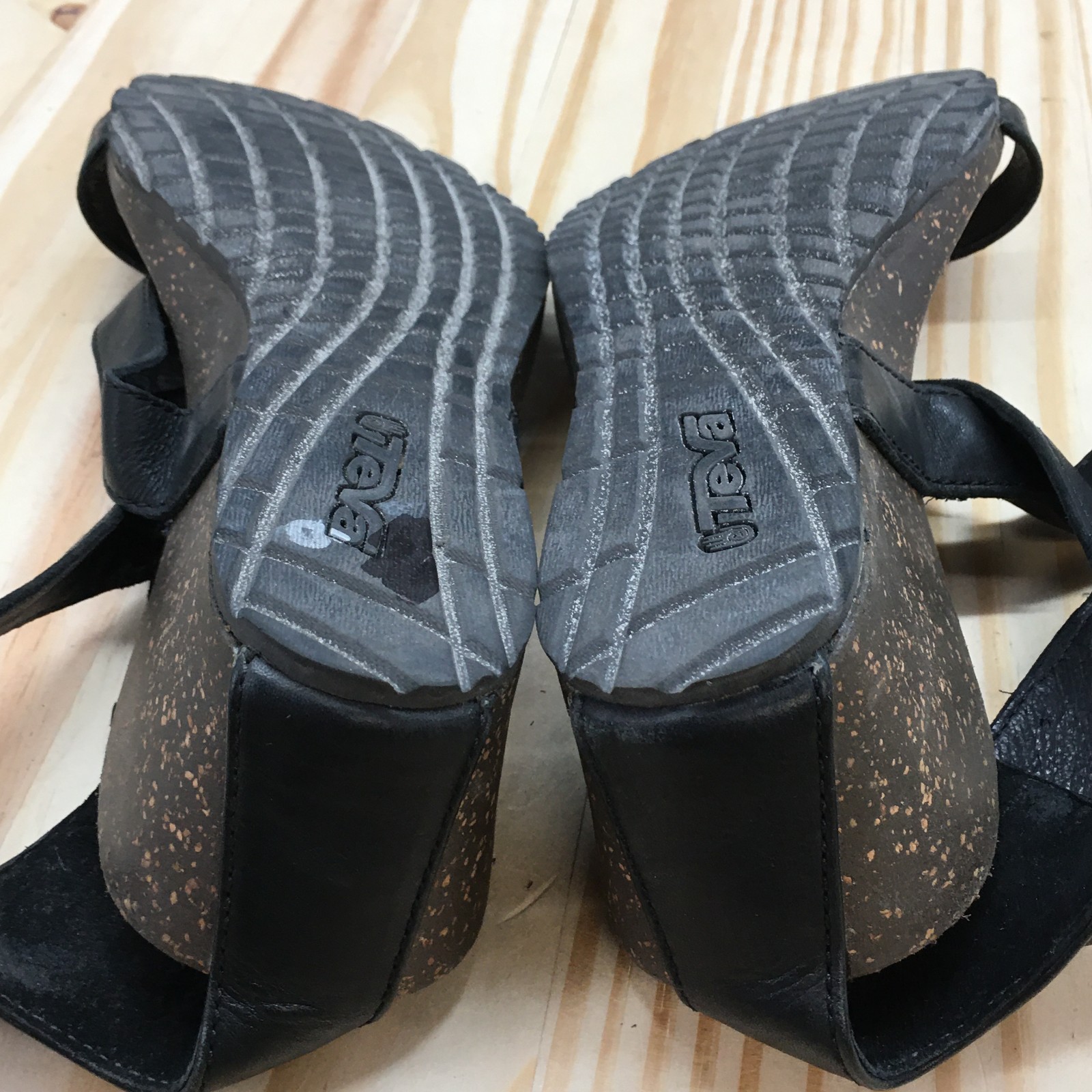 Teva Sandals Womens 9 M Strappy Black Leather Slip On Open Toe Wedge 1007732