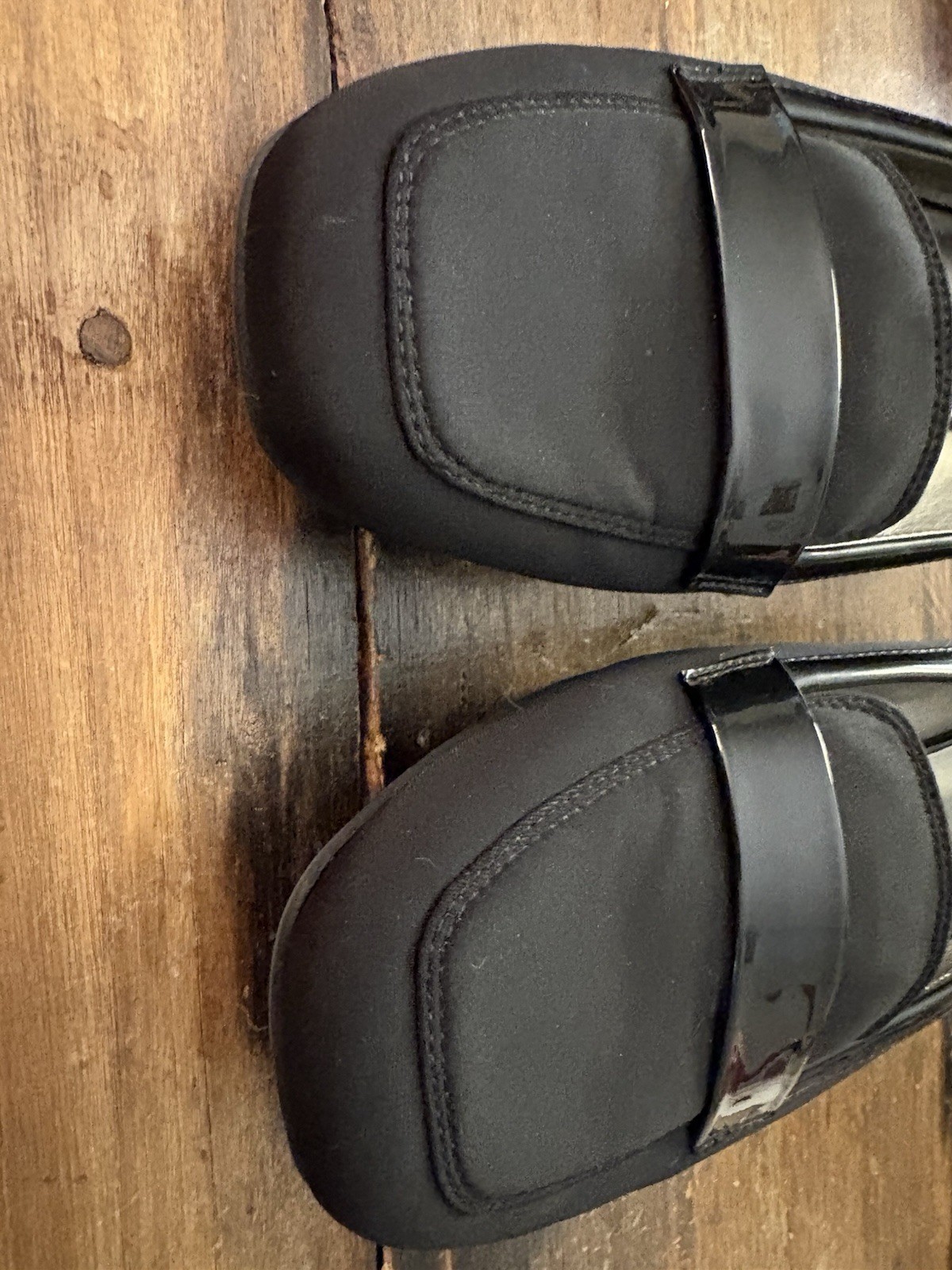BANDOLINO B FLEXIBLE size 9.5 Black low-heel loafers soft footbeds Career Basics