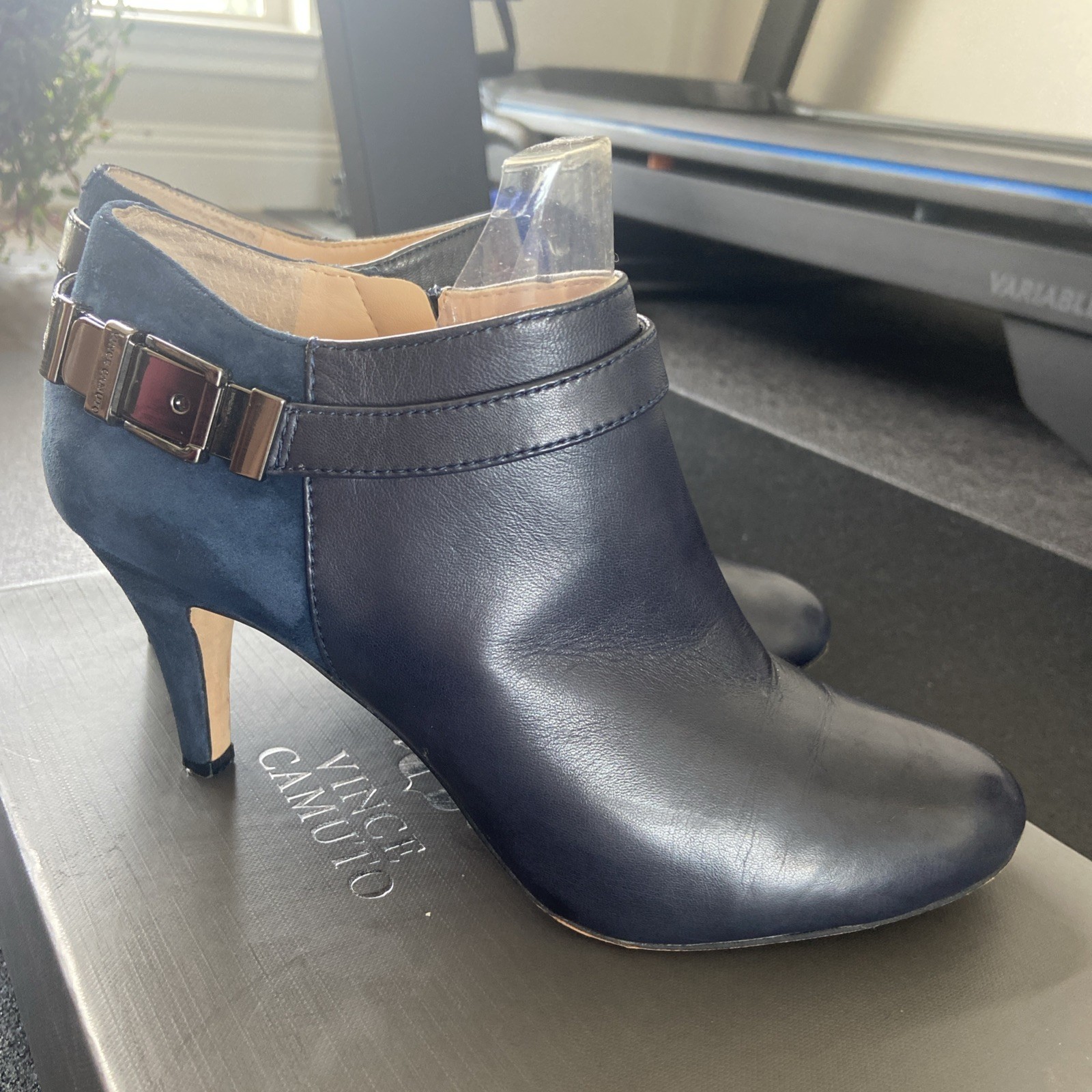 Vince Camuto VC-Nanny Ankle Booties Dark Navy Suede Leather Women’s Size 8M