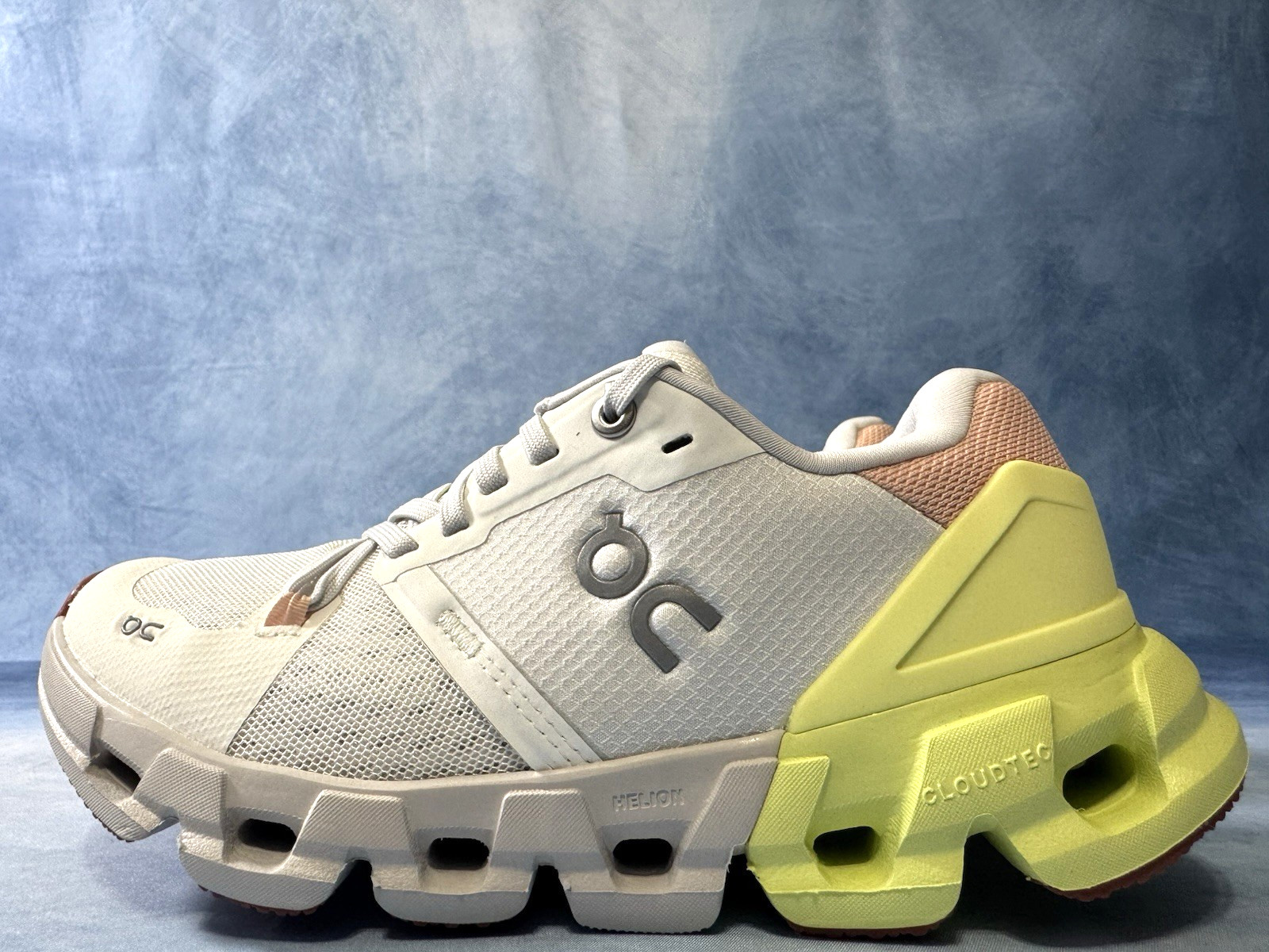 On Cloud Cloudflyer 4 Running Shoes Lace Up White Hay 71.98249 Women’s Size 5