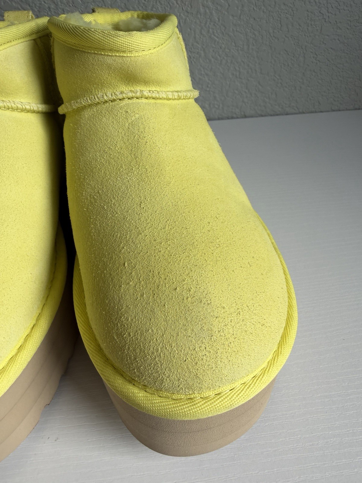 UGG Classic Ultra Mini Platform Pearfect Yellow Women’s 6 Suede Boots 1135092