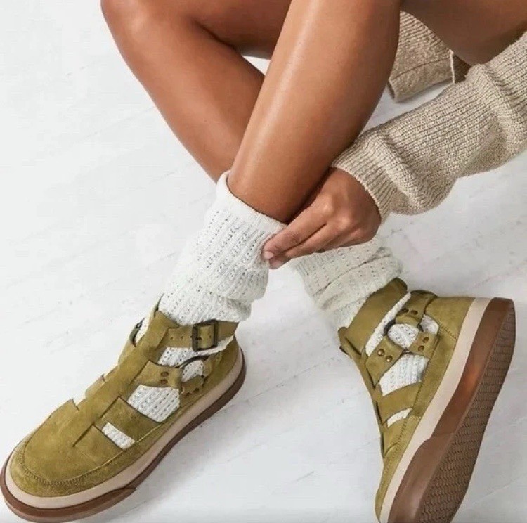 EUC Free People Bodhi Fisher Sneaker Olive Moss Women’s Size 8