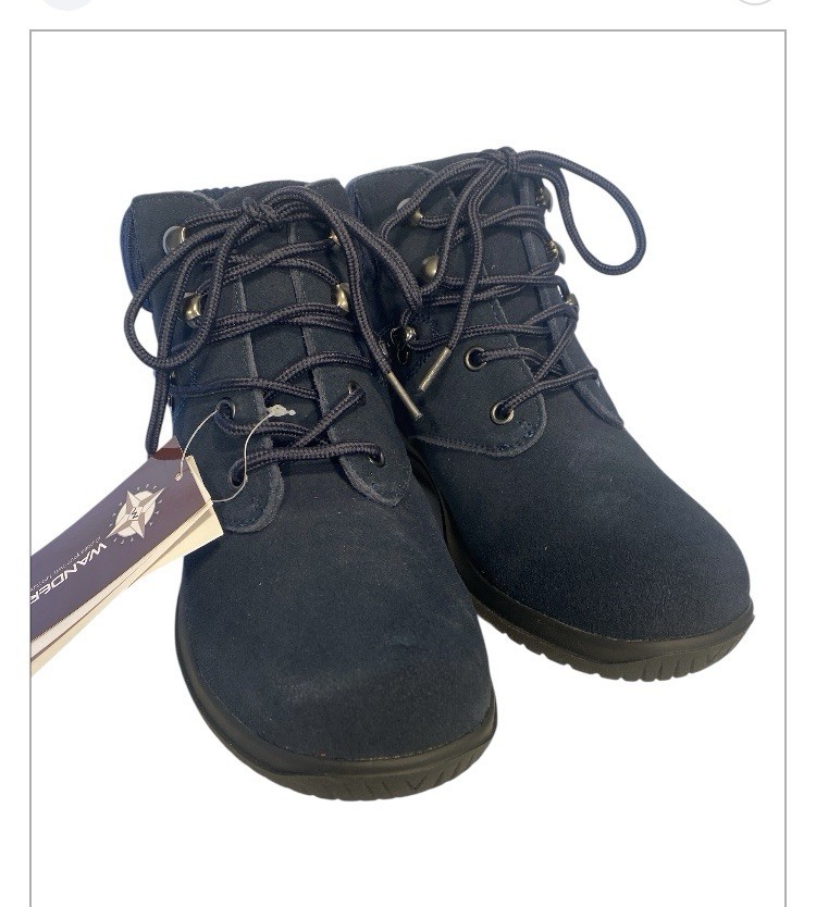 NWT Wanderlust Boston Midnight Blue Leather Boots. Size 7