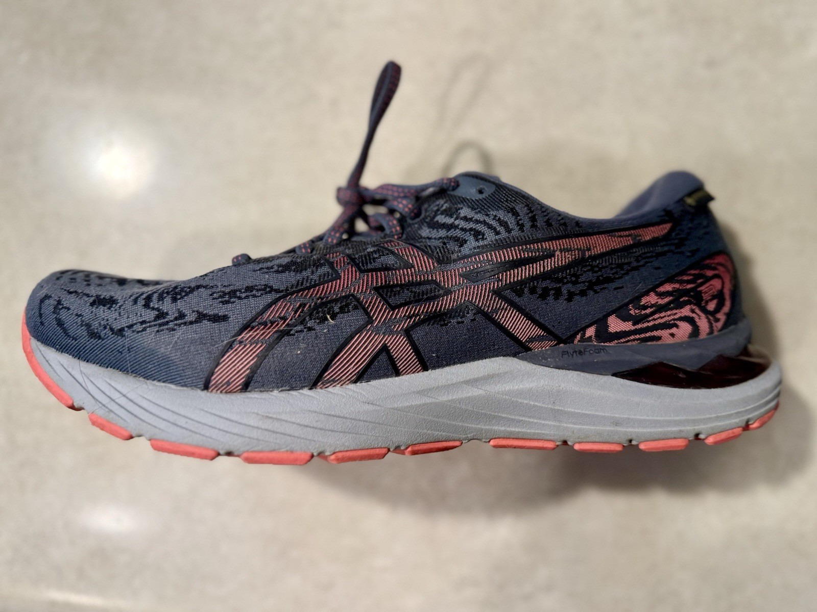 ASICS GEL-Cumulus 23 Women’s Running Cushioned Sneakers US 11 EU 43.5 Gray/Red