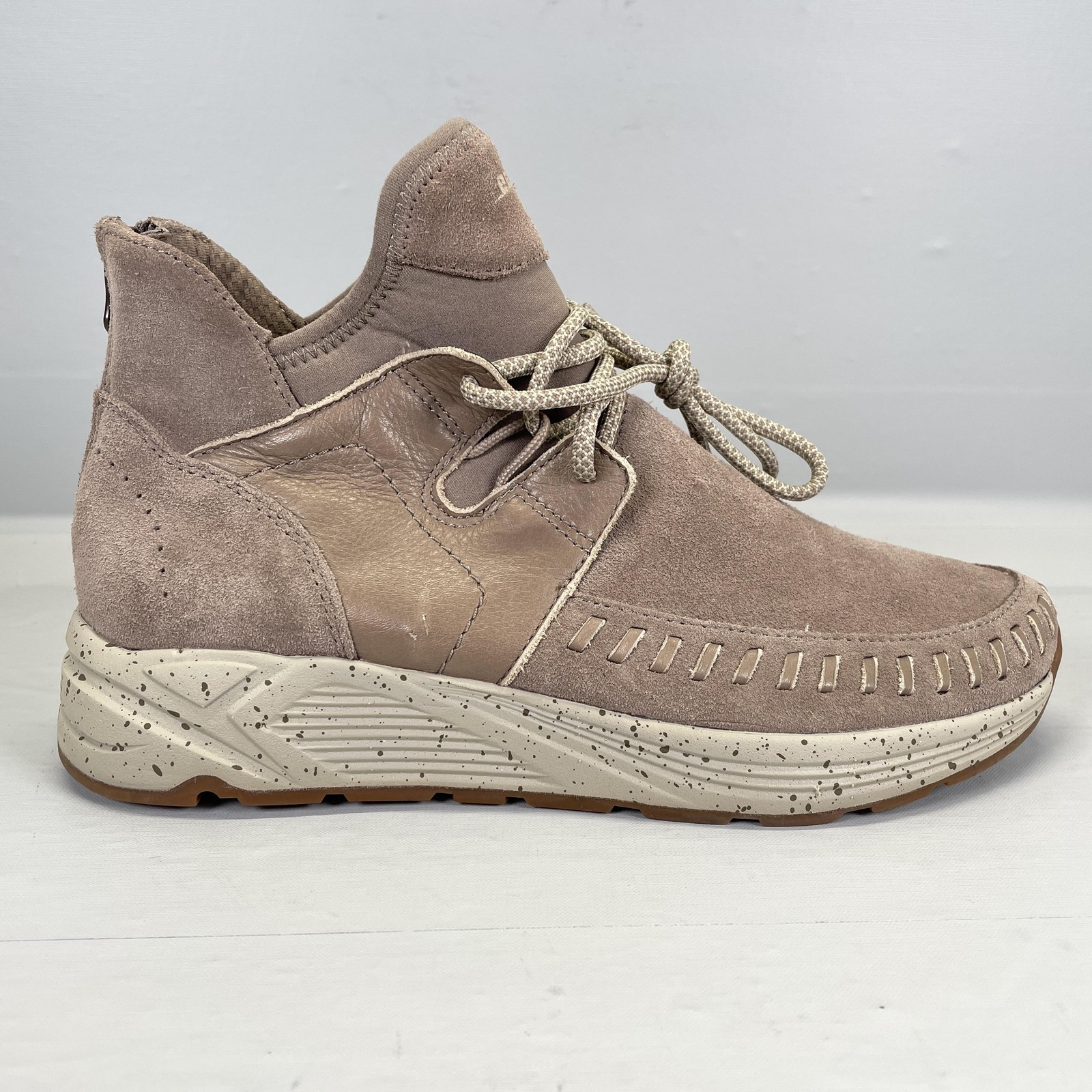 Earth Jaunt Booties Womens Size 9 Taupe Suede Ankle Boots Back Zip Comfort Shoes