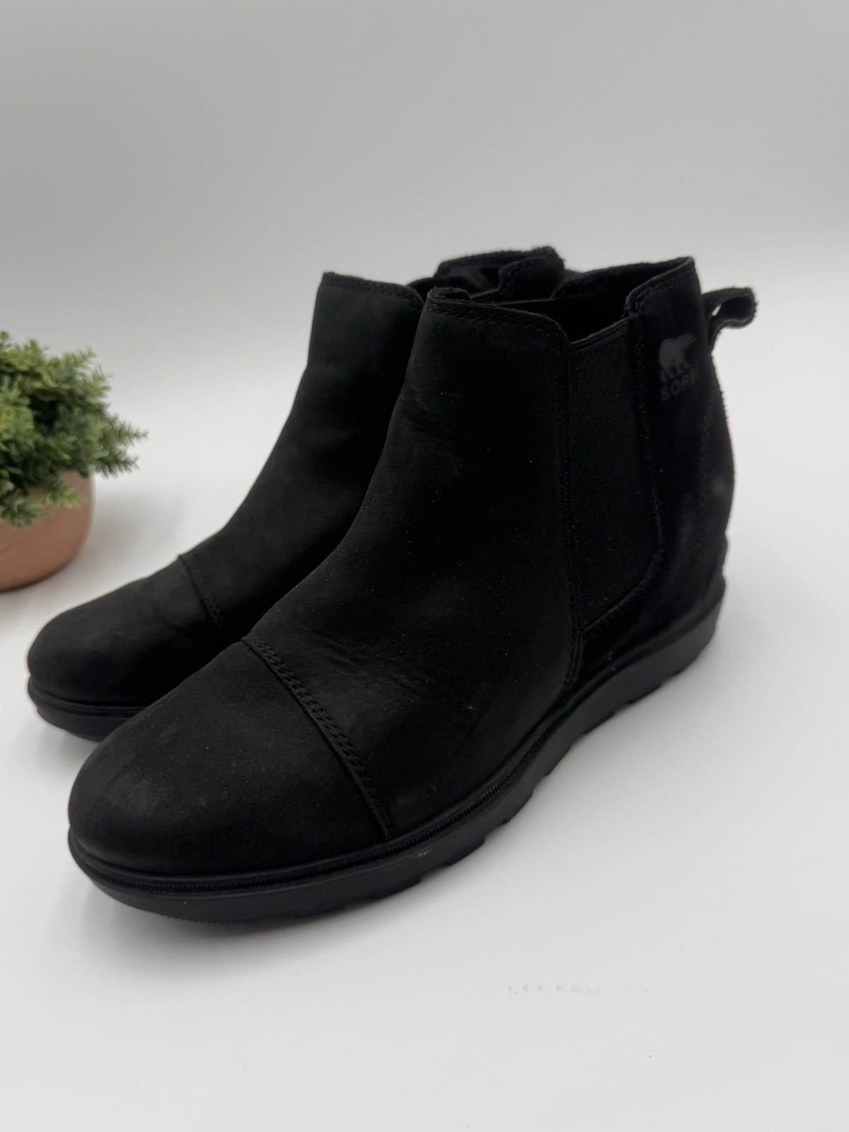 Sorel Women’s Evie II Chelsea Boot Black Waterproof Leather/Suede 7.5