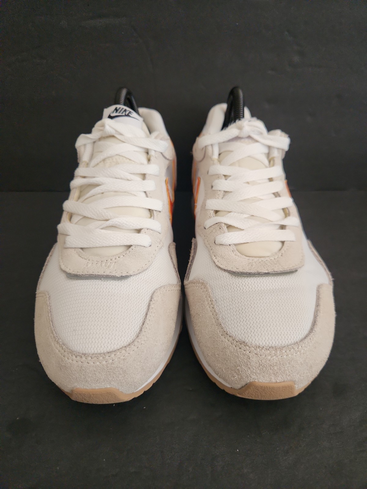 Nike Venture Runner White Orange Beige Mesh Suede Athletic Sneaker Womens 9.5