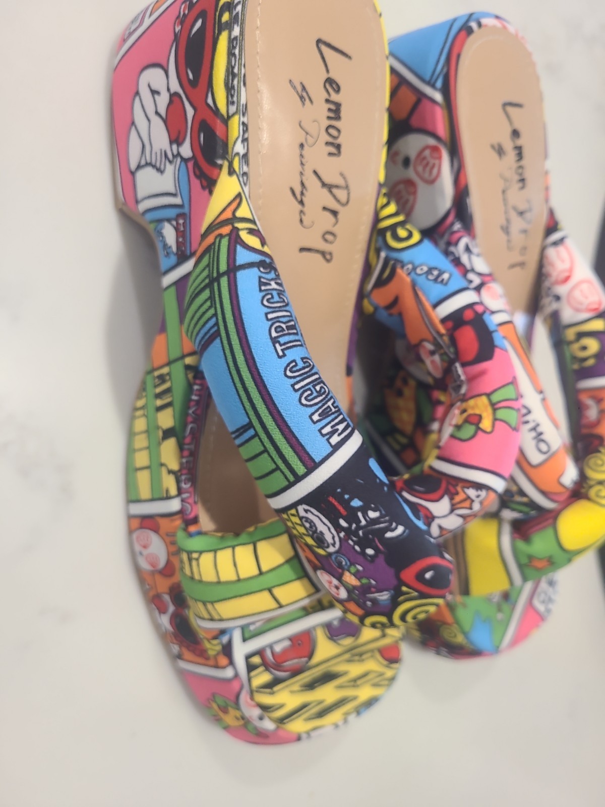 Lemon Drop By Privileged Platform Wedge Sandals 8.5 Pop Art Comic Print