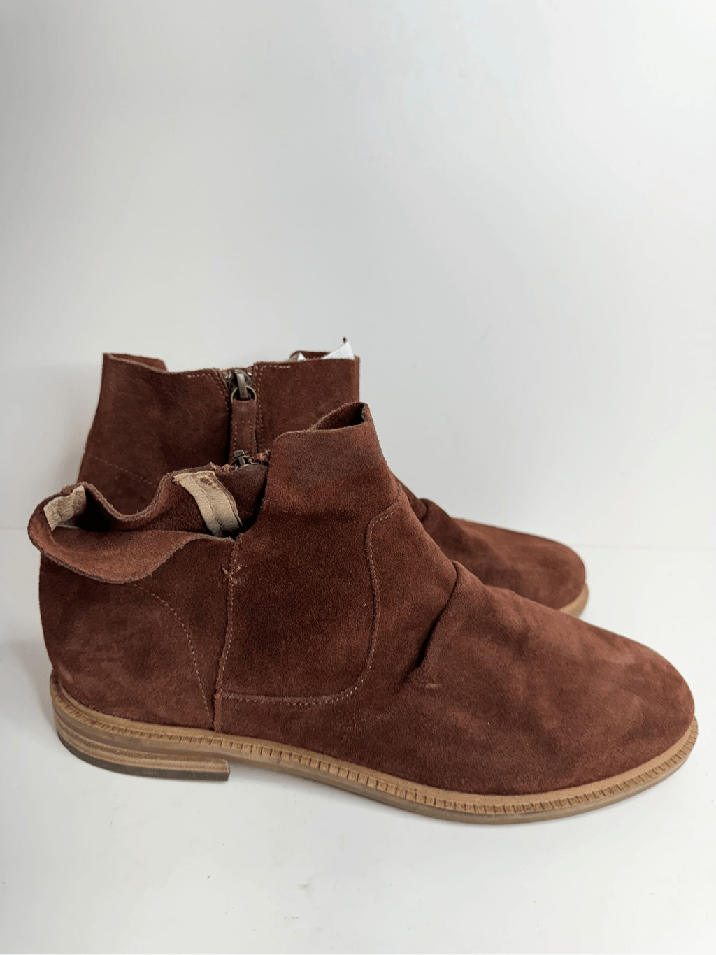 Kelsi Dagger Boots Size 10 Women’s Suede Upper Ruched Coffee Bean Brown Booties